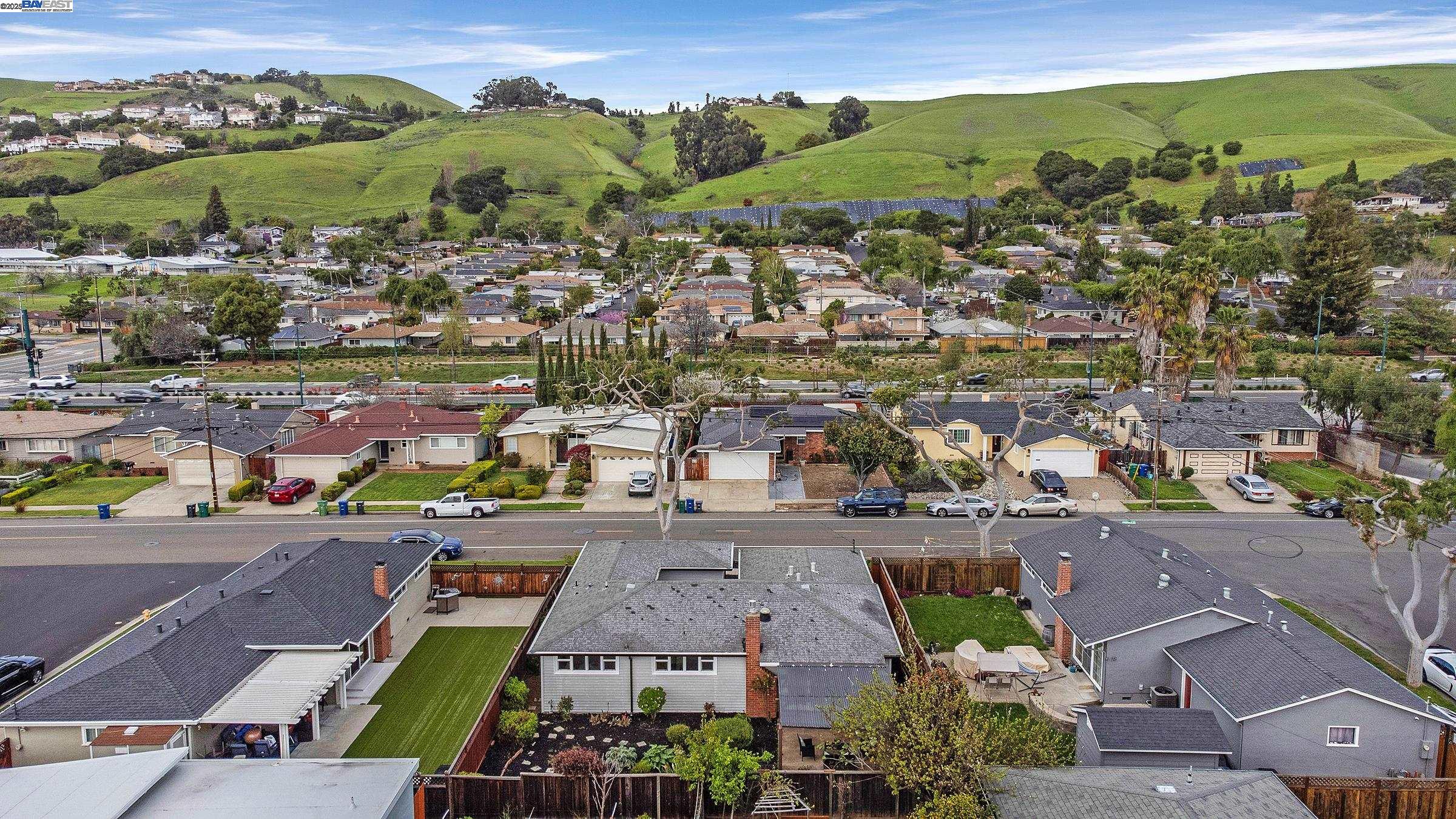 Hayward, California, 94544, United States, 6 Bedrooms Bedrooms, ,2 BathroomsBathrooms,Residential,For Sale,1868213