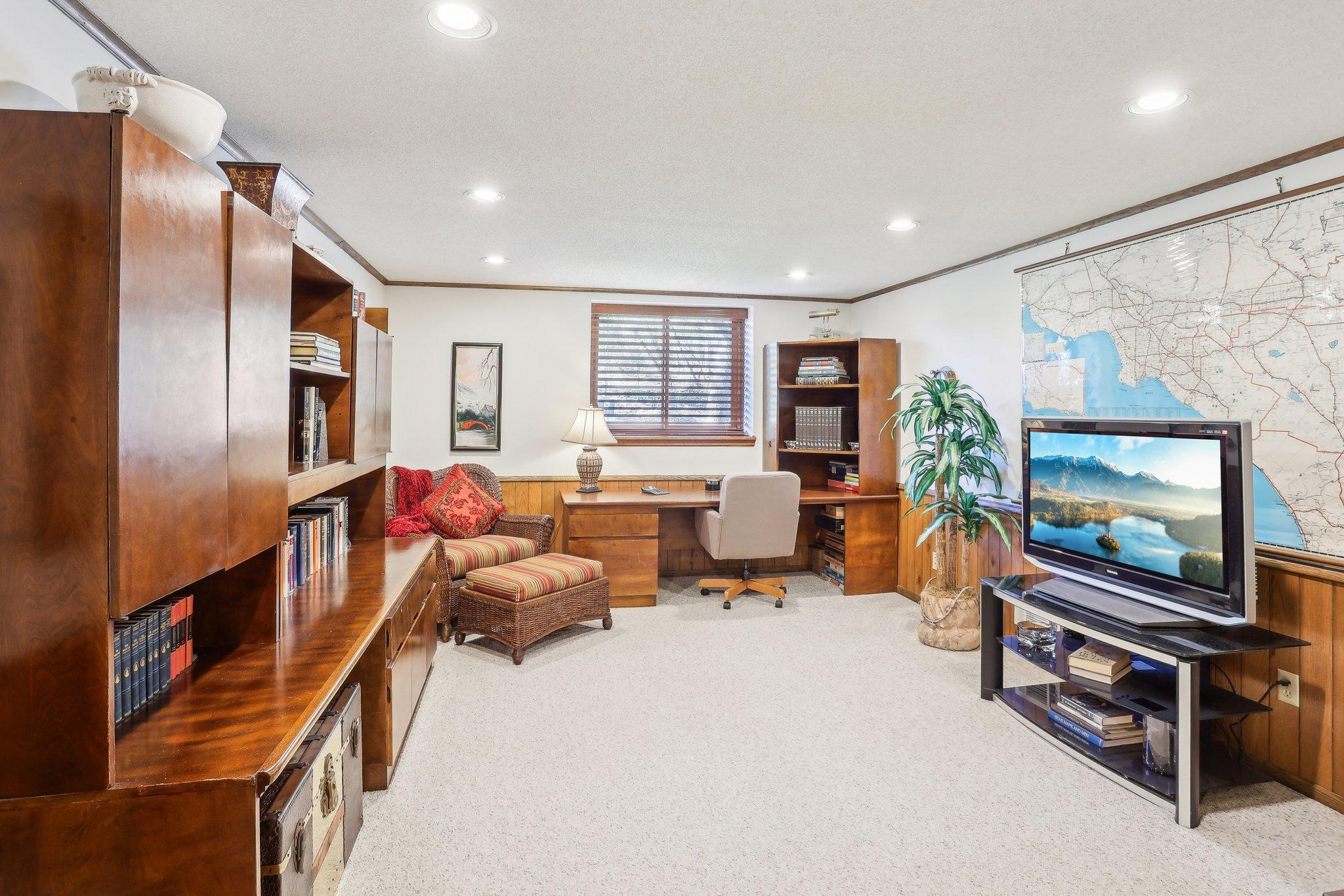 Edina, Minnesota, 55439, United States, 2 Bedrooms Bedrooms, ,3 BathroomsBathrooms,Residential,For Sale,1820089
