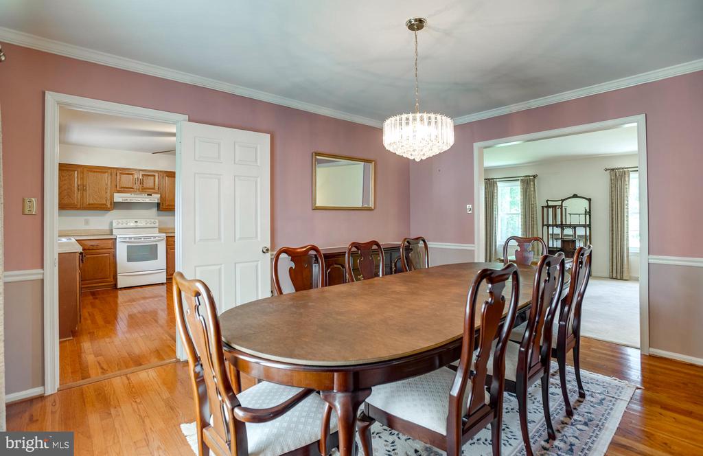 Warrenton, Virginia, 20187, United States, 3 Bedrooms Bedrooms, ,3 BathroomsBathrooms,Residential,For Sale,2049291