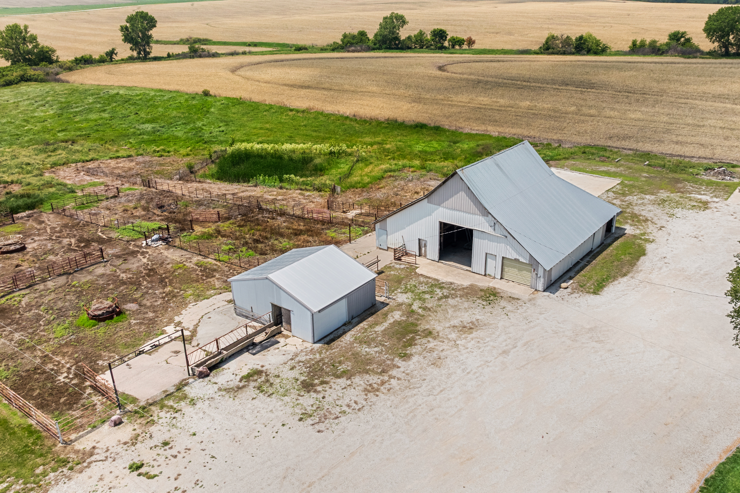 Centralia, Kansas, 66415, United States, 8 Bedrooms Bedrooms, ,4 BathroomsBathrooms,Residential,For Sale,1849924