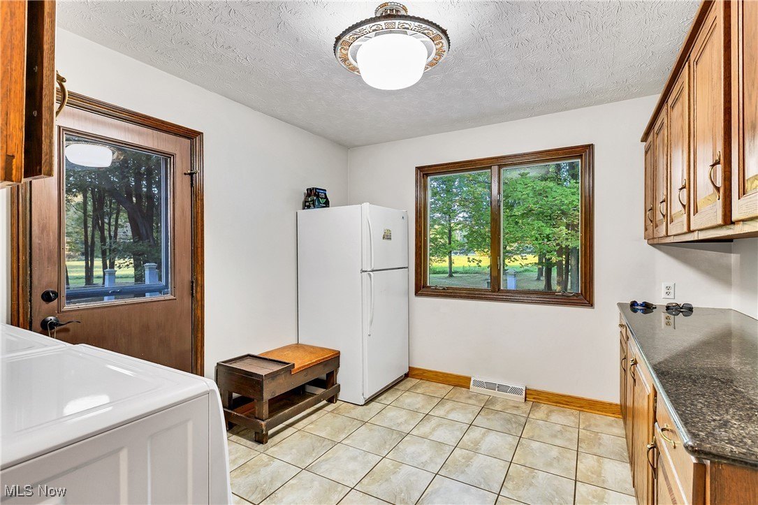 Kinsman, Ohio, 44428, United States, 4 Bedrooms Bedrooms, ,4 BathroomsBathrooms,Residential,For Sale,1983424