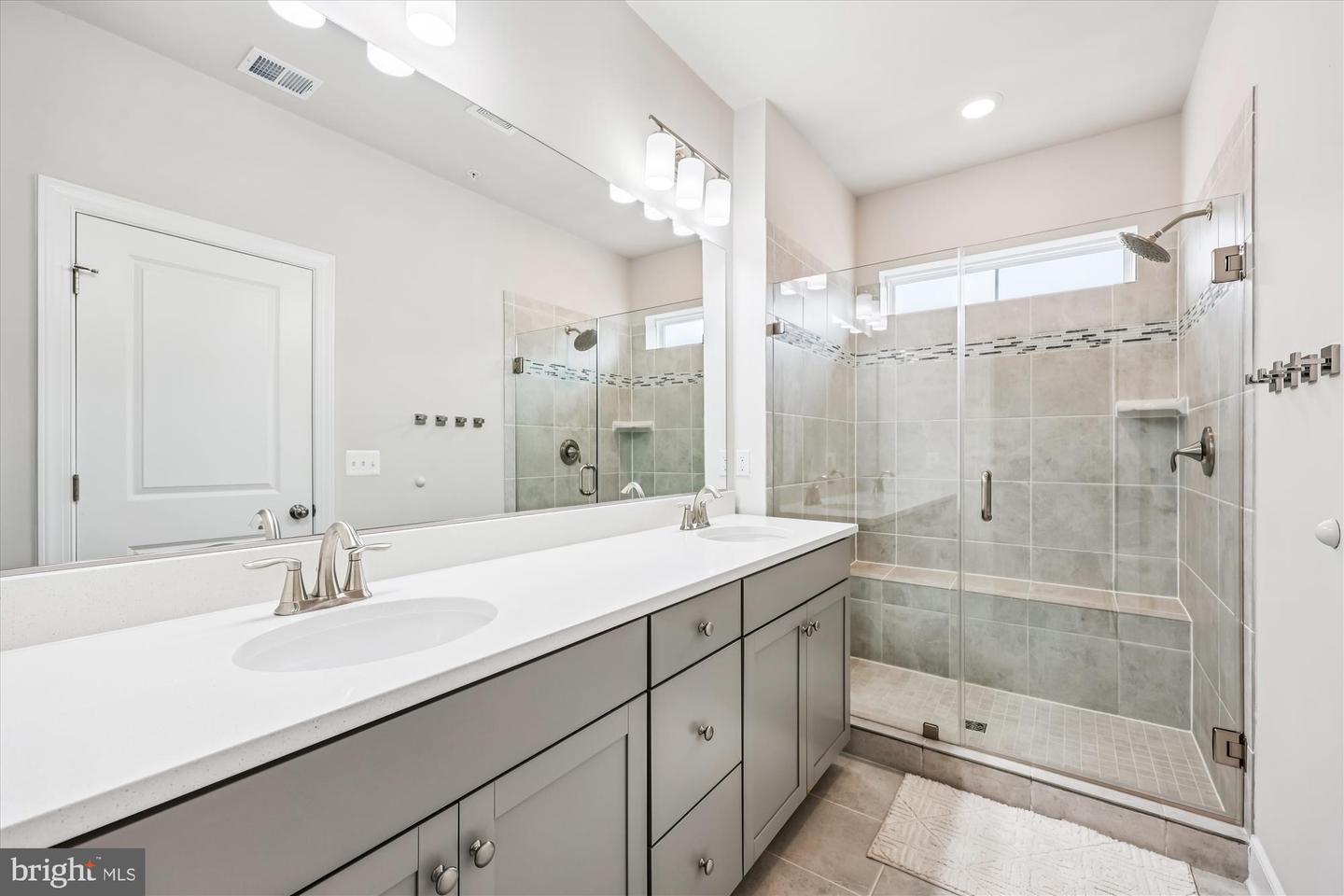 Gaithersburg, Maryland, 20878, United States, 4 Bedrooms Bedrooms, ,5 BathroomsBathrooms,Residential,For Sale,1949694