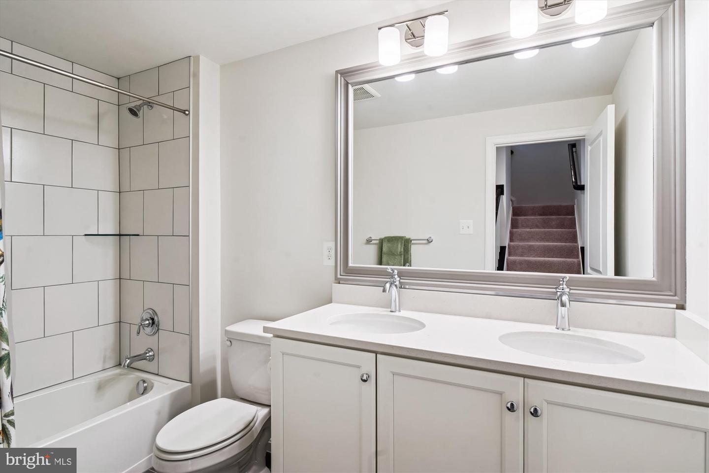 Frederick, Maryland, 21701, United States, 4 Bedrooms Bedrooms, ,4 BathroomsBathrooms,Residential,For Sale,1996927