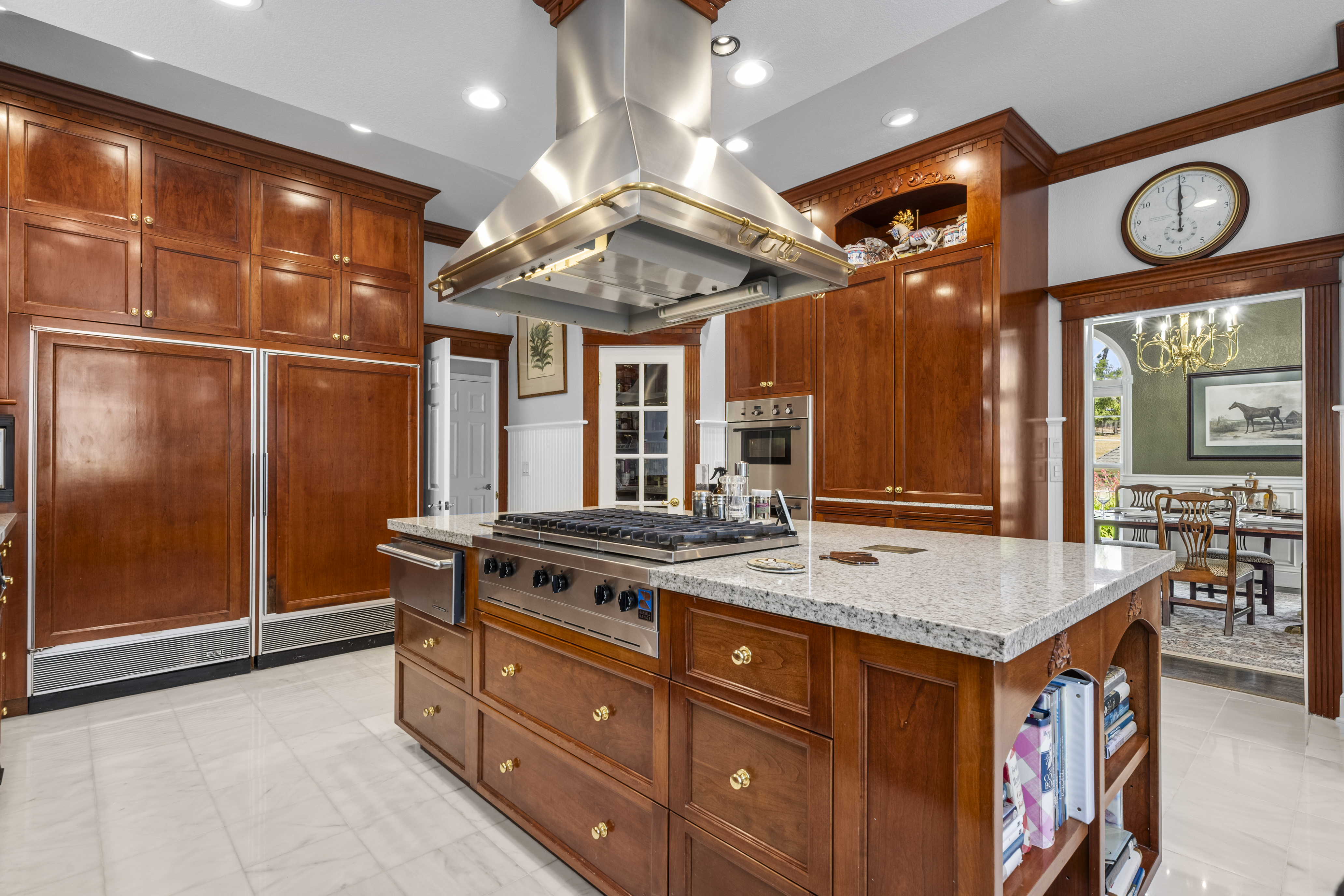  Grand Georgia Colonial Estate with Luxurious Designer Finishes - 物件實景