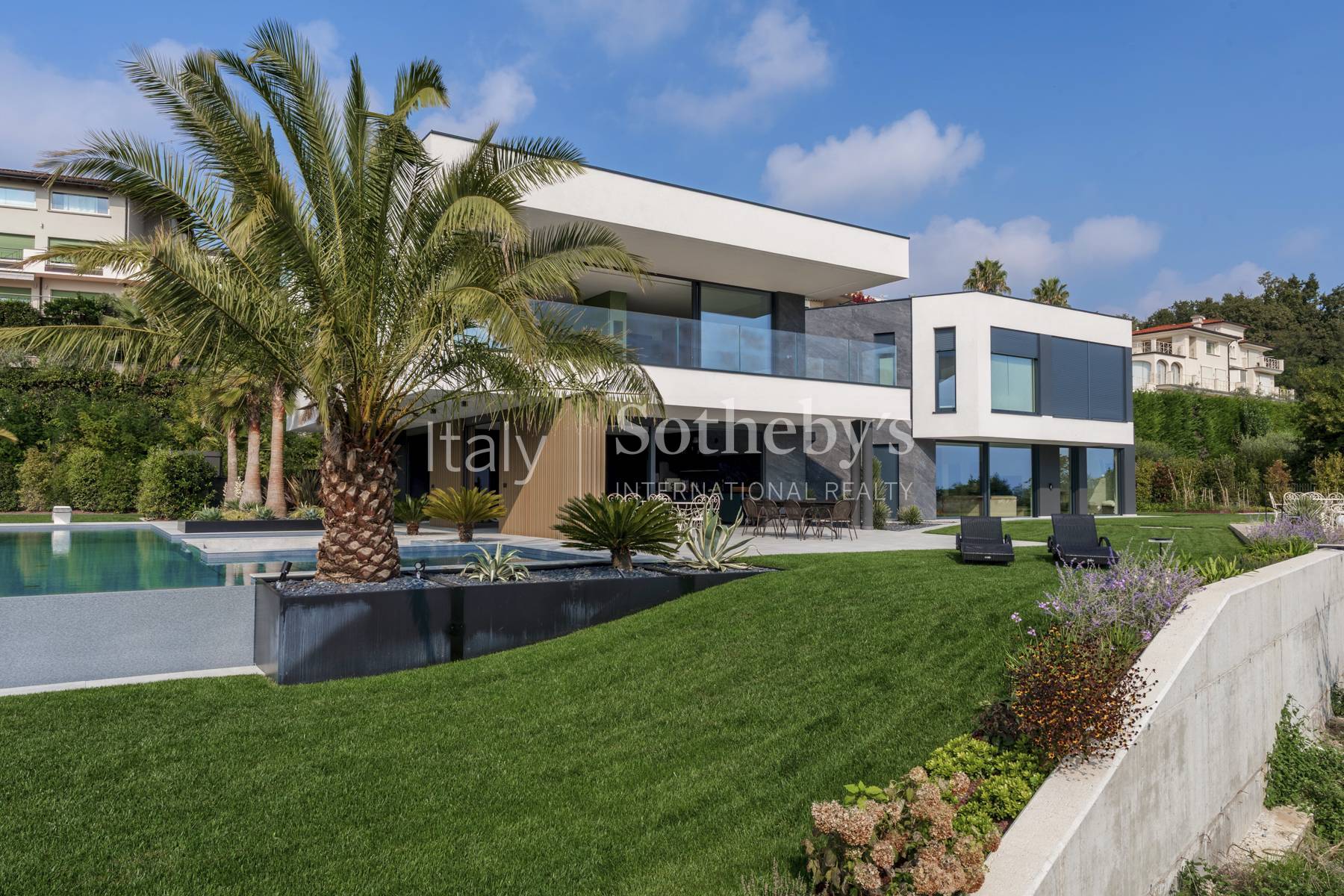  Exclusive modern villa with panoramic lake views - 物件實景