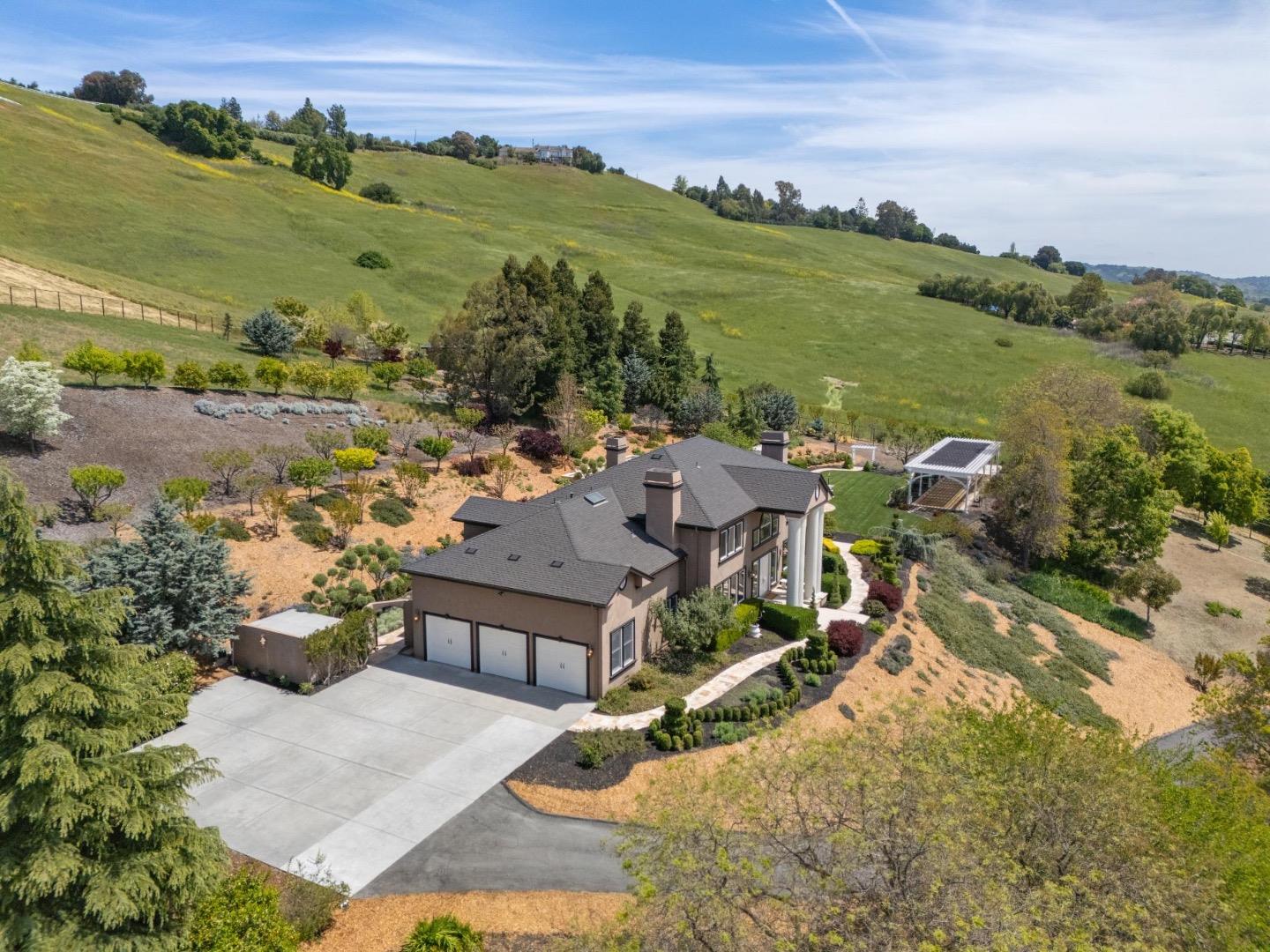 Gilroy, California, 95020, United States, 4 Bedrooms Bedrooms, ,4 BathroomsBathrooms,Residential,For Sale,1912112