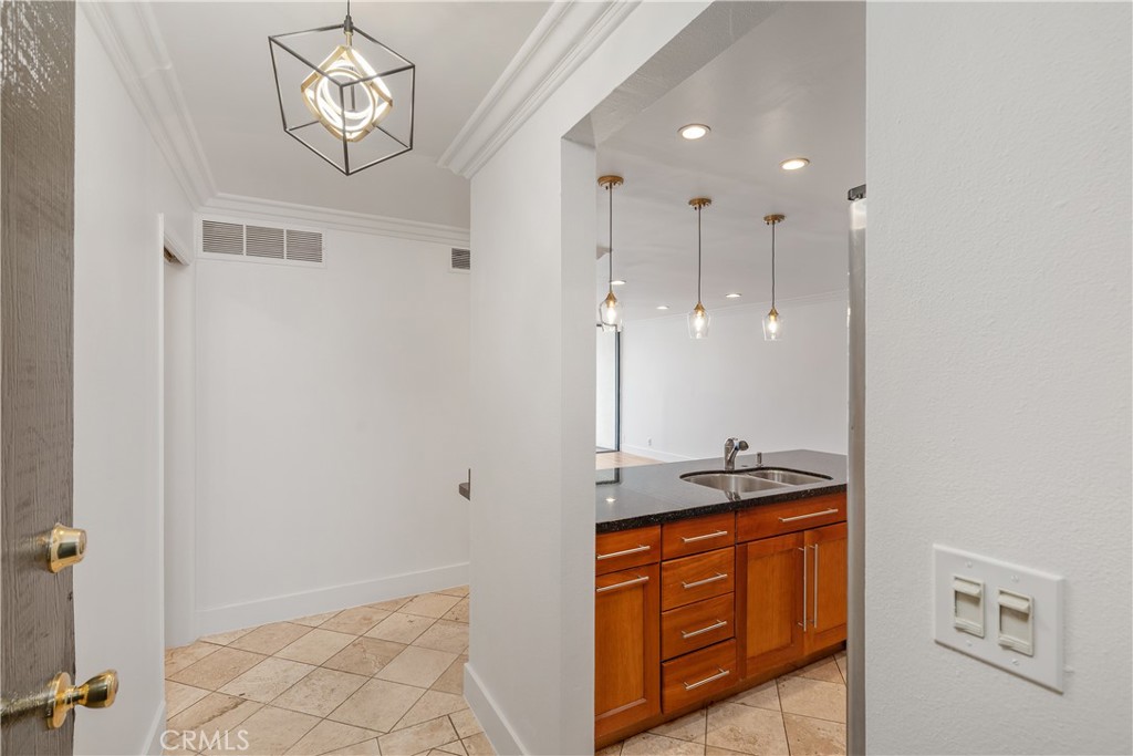 West Hollywood, California, 90069, United States, 1 Bedroom Bedrooms, ,1 BathroomBathrooms,Residential,For Sale,1896618