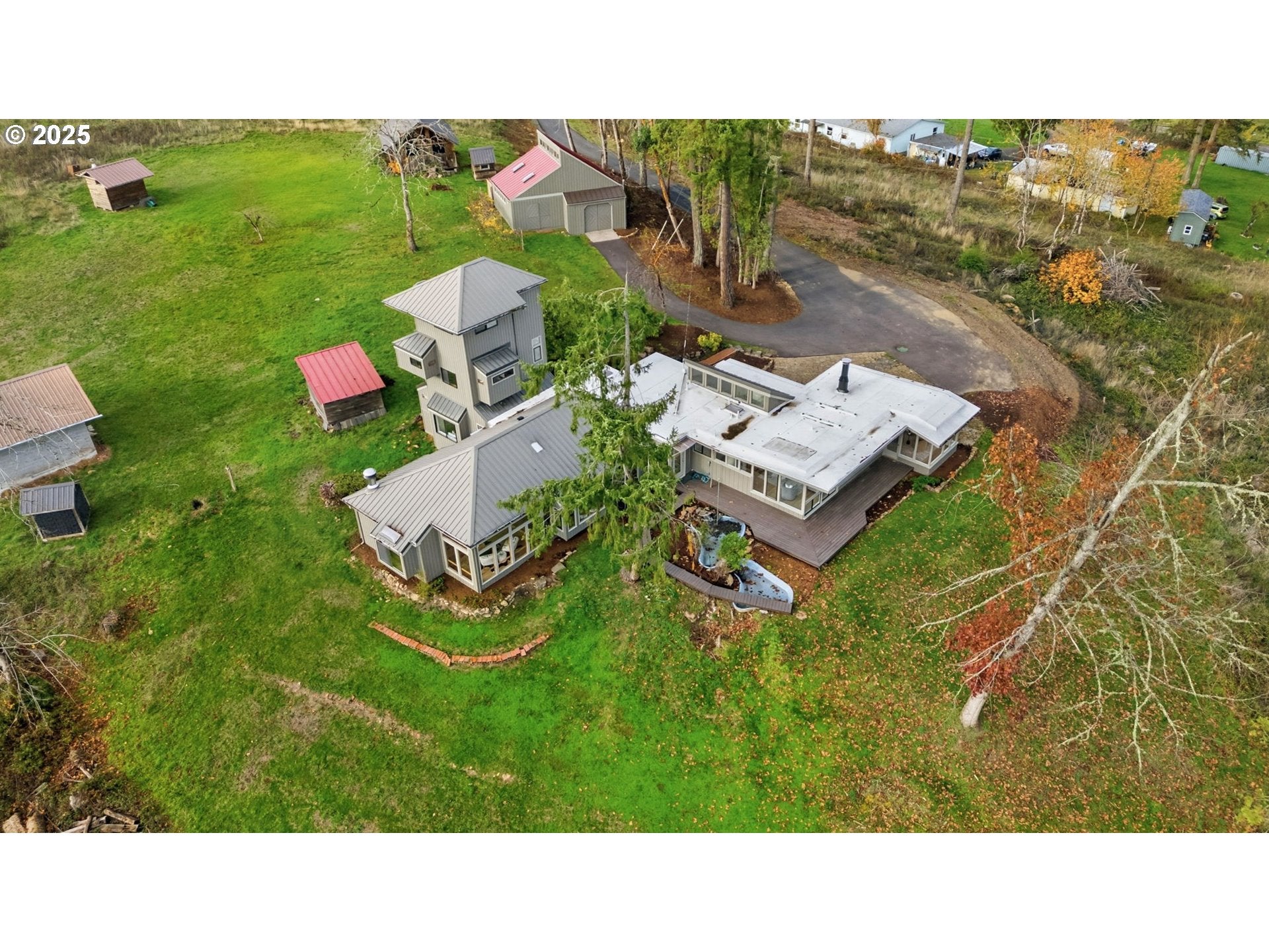 PleasantHill, Oregon, 97455, United States, 5 Bedrooms Bedrooms, ,3 BathroomsBathrooms,Residential,For Sale,1994708