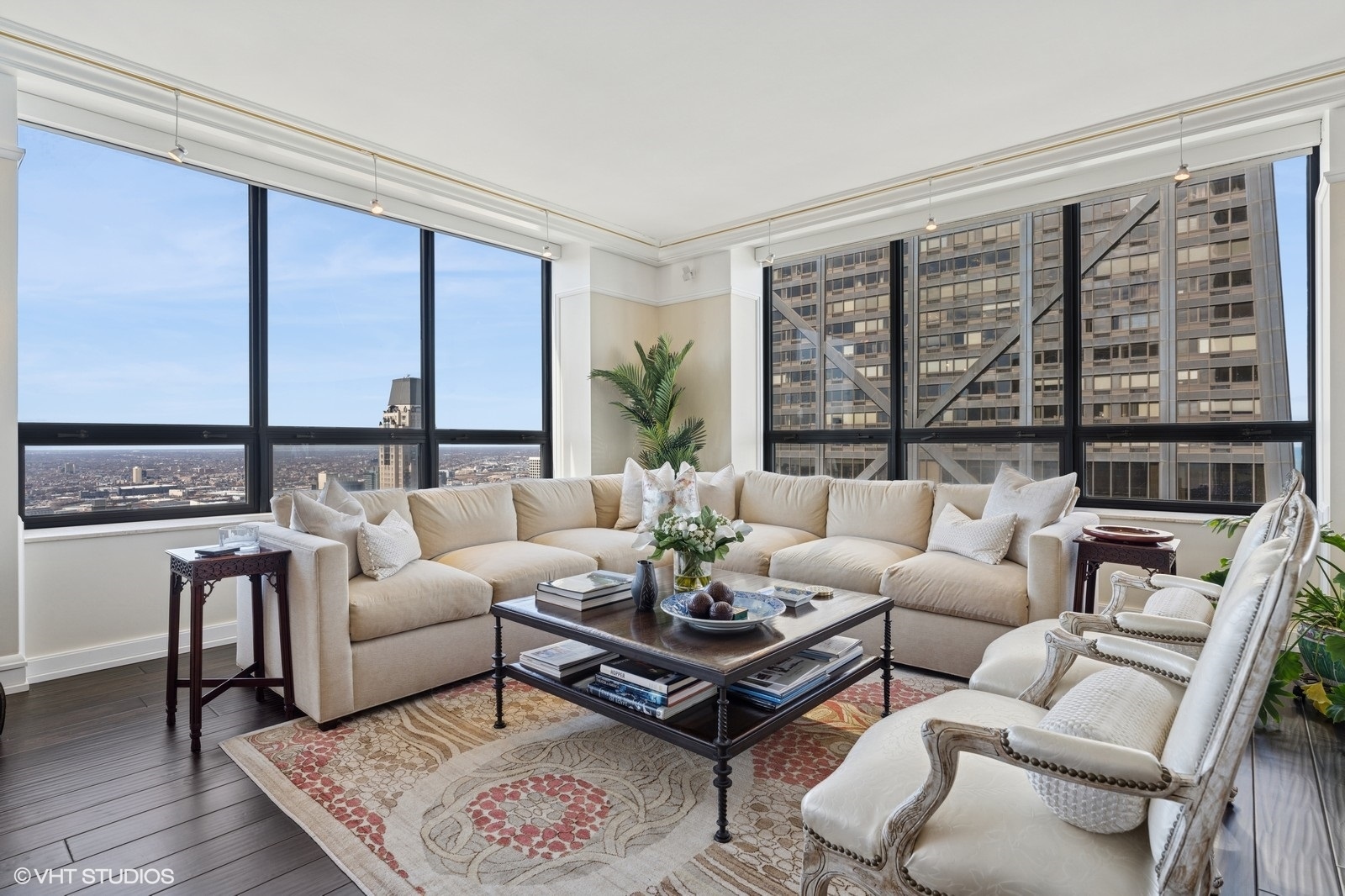 Chicago, Illinois, 60611, United States, 3 Bedrooms Bedrooms, ,3 BathroomsBathrooms,Residential,For Sale,1941703