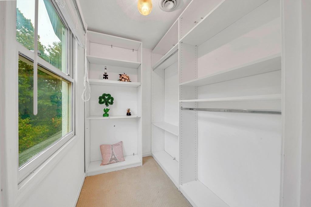 Mansfield, Massachusetts, 02048, United States, 4 Bedrooms Bedrooms, ,3 BathroomsBathrooms,Residential,For Sale,2001222