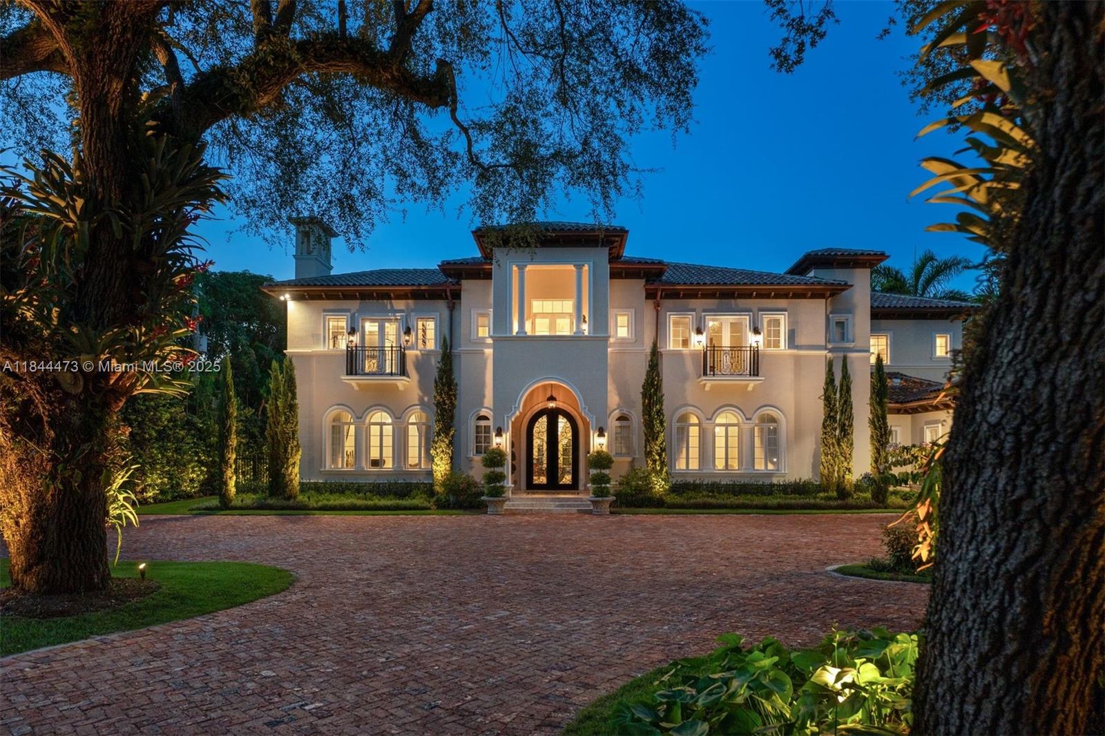 Miami, Florida, 33143, United States, 7 Bedrooms Bedrooms, ,10 BathroomsBathrooms,Residential,For Sale,1927451