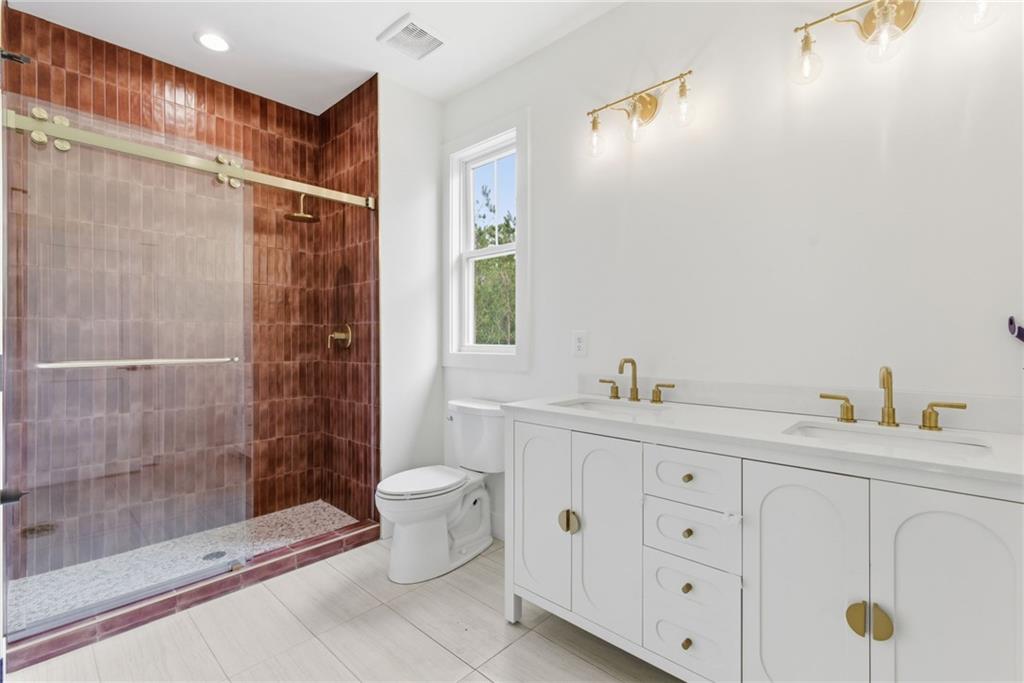 Newnan, Georgia, 30265, United States, 4 Bedrooms Bedrooms, ,5 BathroomsBathrooms,Residential,For Sale,2048163