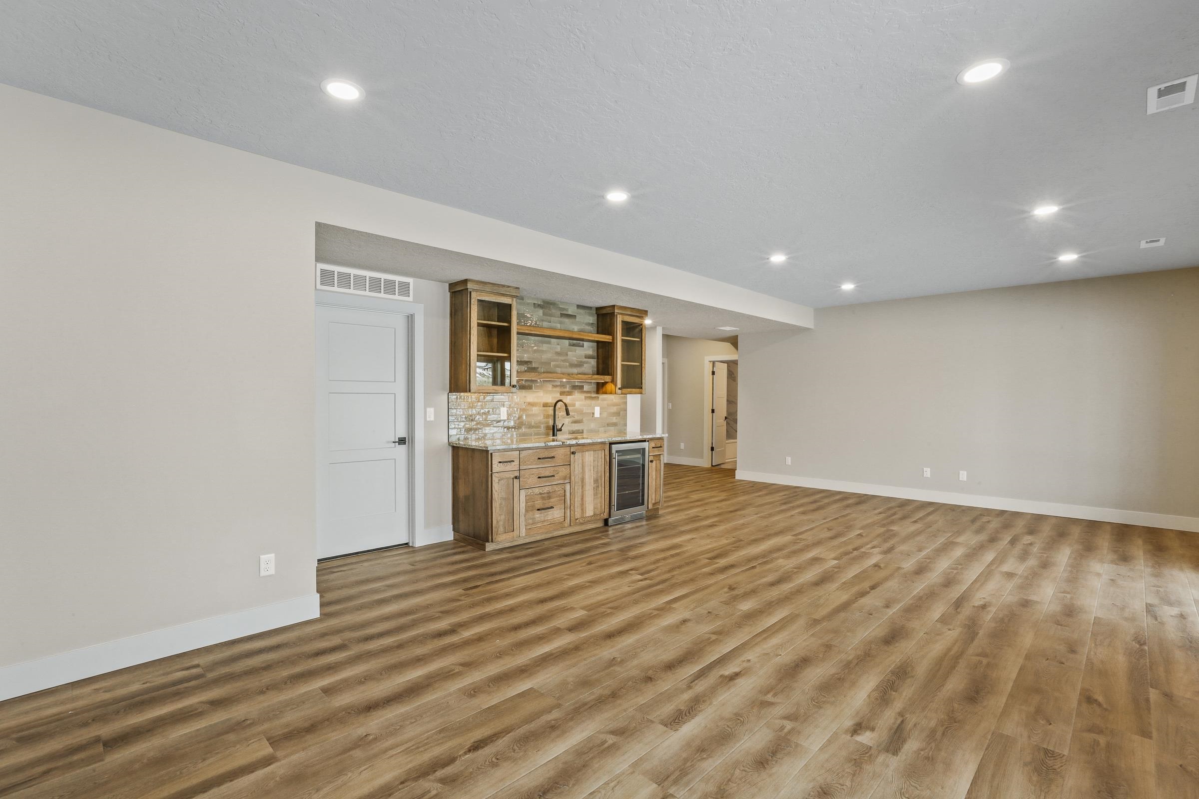 Spokane, Washington, 99223, United States, 5 Bedrooms Bedrooms, ,4 BathroomsBathrooms,Residential,For Sale,2002935