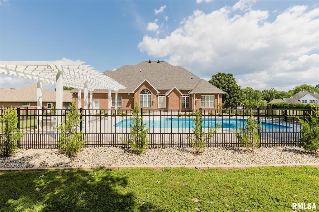 Bismarck, Illinois, 62959, United States, 5 Bedrooms Bedrooms, ,Residential,For Sale,1885319