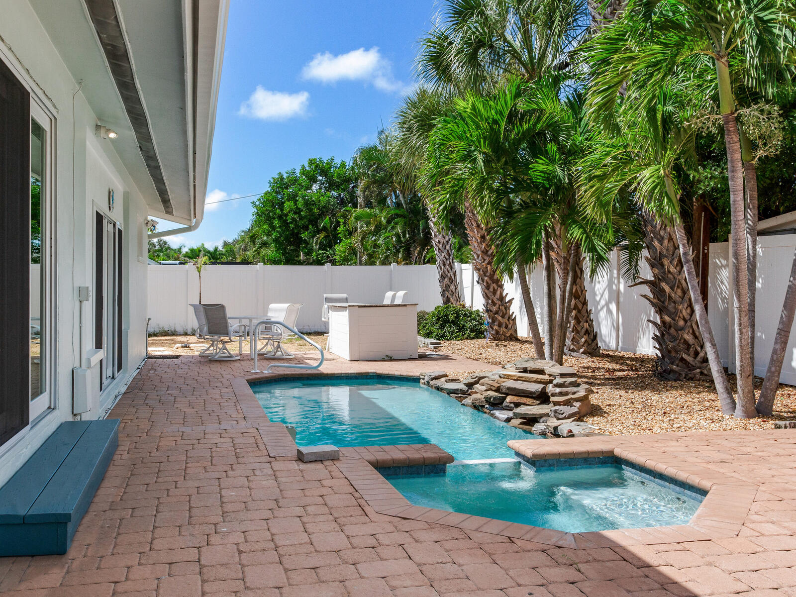 Treasure Island, Florida, 33706, United States, 3 Bedrooms Bedrooms, ,2 BathroomsBathrooms,Residential,For Sale,1981949