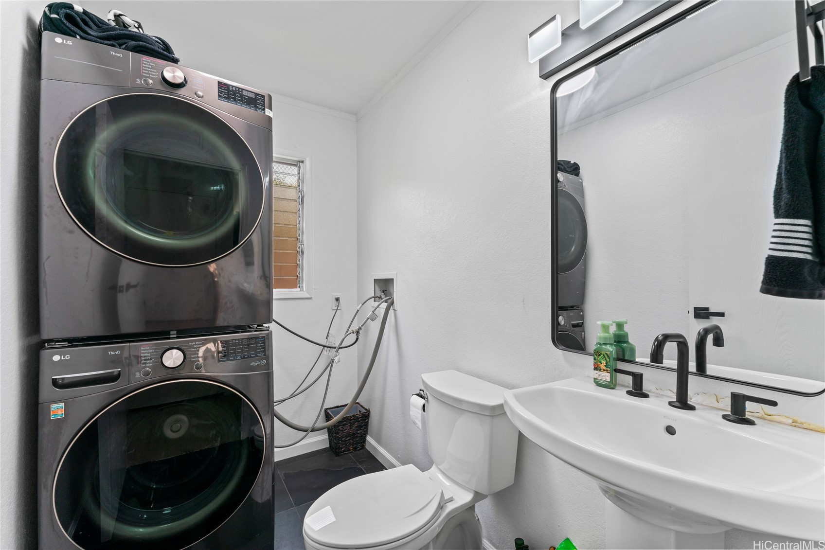 Pearl City, Hawaii, 96782, United States, 2 Bedrooms Bedrooms, ,2 BathroomsBathrooms,Residential,For Sale,1927390