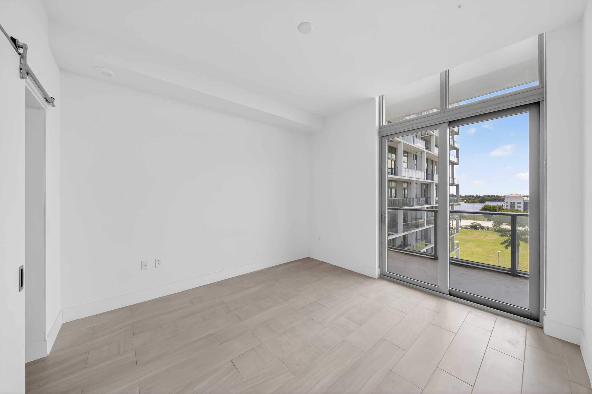  2000 Metropica Way, Sunrise, FL, 33323 - 物件實景