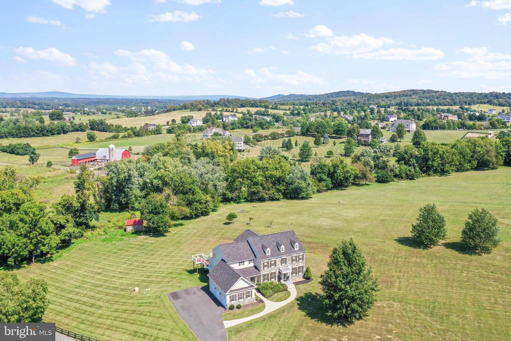 Waterford, Virginia, 20197, United States, 4 Bedrooms Bedrooms, ,5 BathroomsBathrooms,Residential,For Sale,1941290