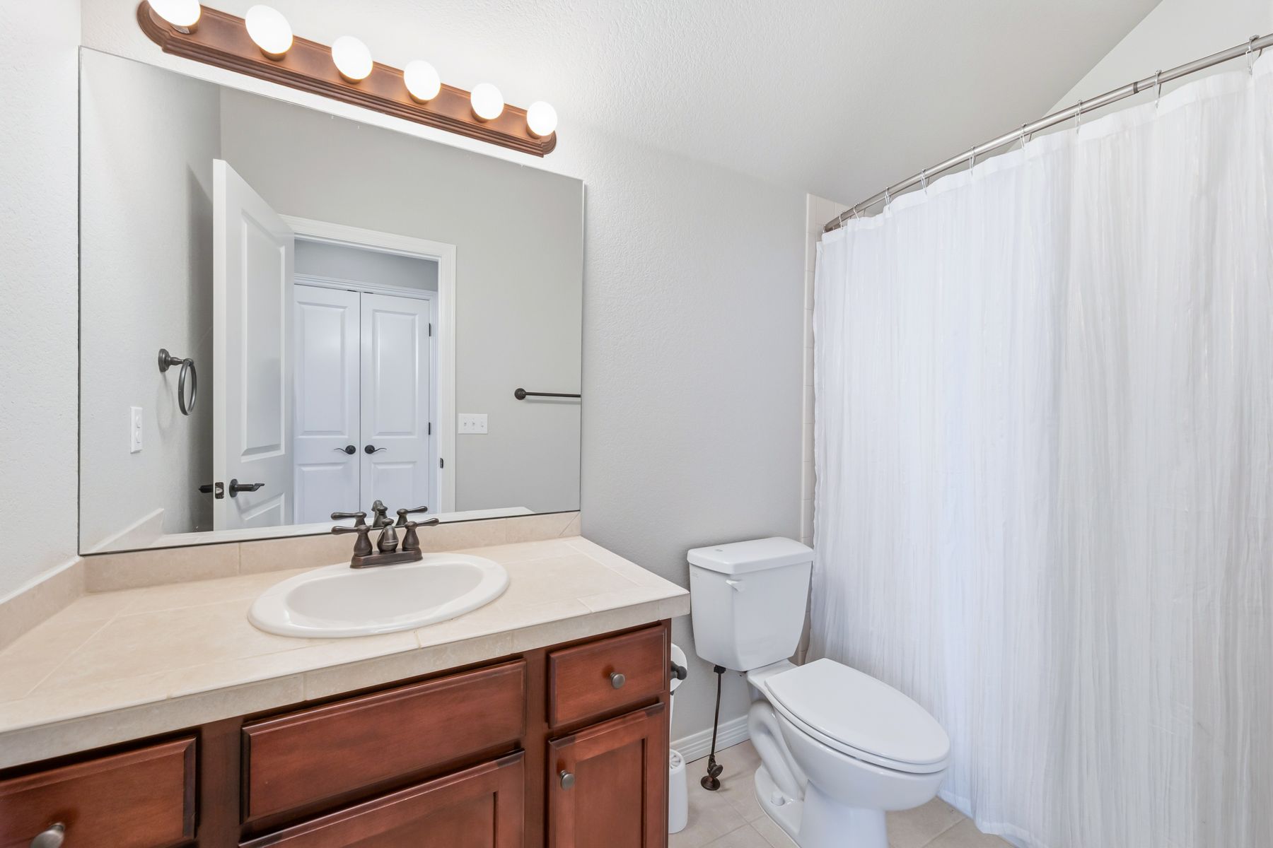  Beautifully Maintained Home in the Highly Sought-After Harmony Ridge Community - 物件實景