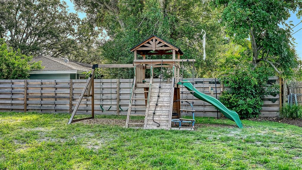 Sarasota, Florida, 34239, United States, 3 Bedrooms Bedrooms, ,2 BathroomsBathrooms,Residential,For Sale,1785802