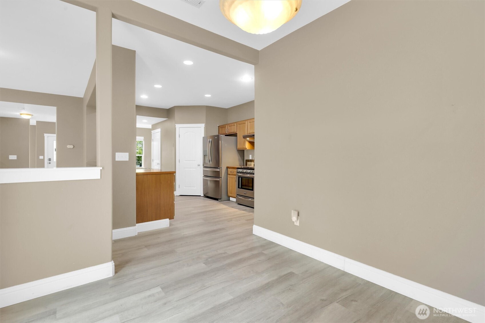 Puyallup, Washington, 98375, United States, 4 Bedrooms Bedrooms, ,3 BathroomsBathrooms,Residential,For Sale,1983972