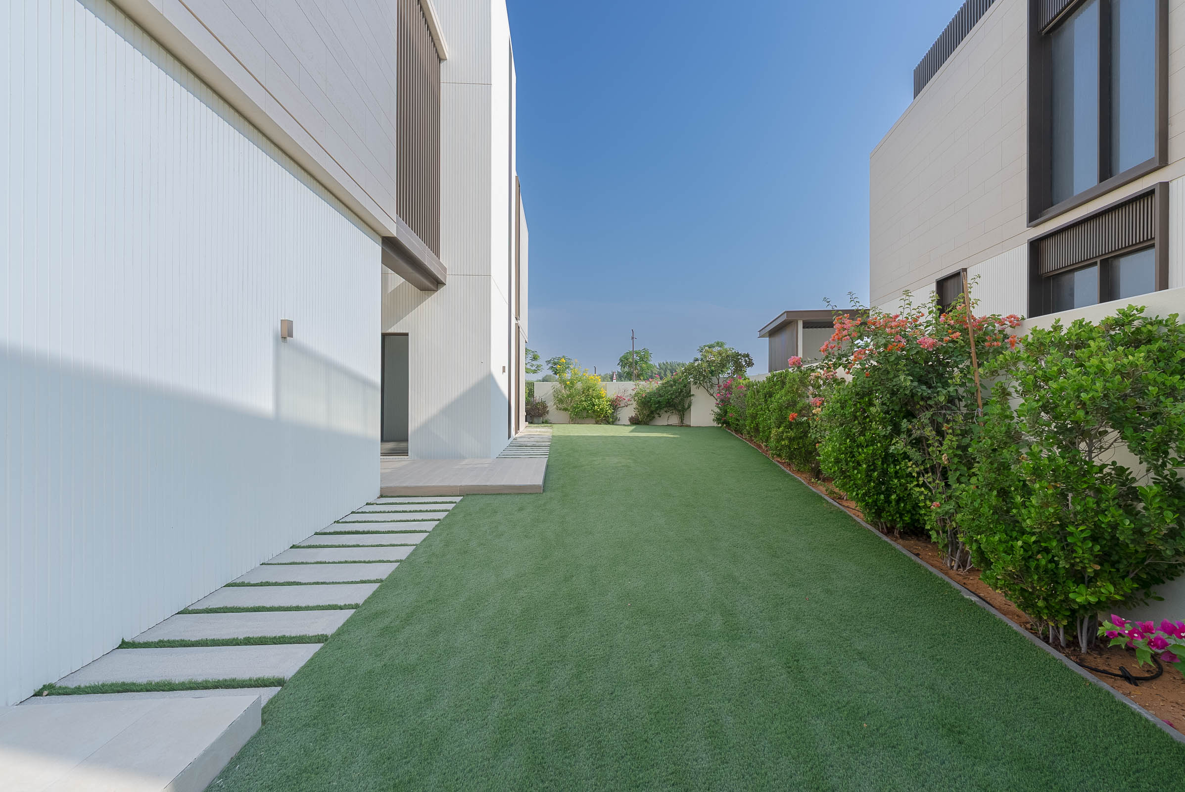  Villa with Elie Saab Finishes and Burj Khalifa Views in Palm Hills - 物件實景