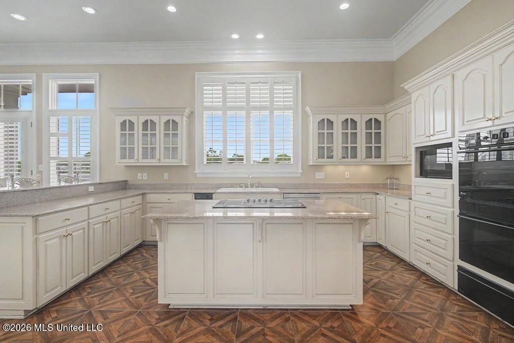 Gulfport, Mississippi, 39503, United States, 6 Bedrooms Bedrooms, ,7 BathroomsBathrooms,Residential,For Sale,2048640