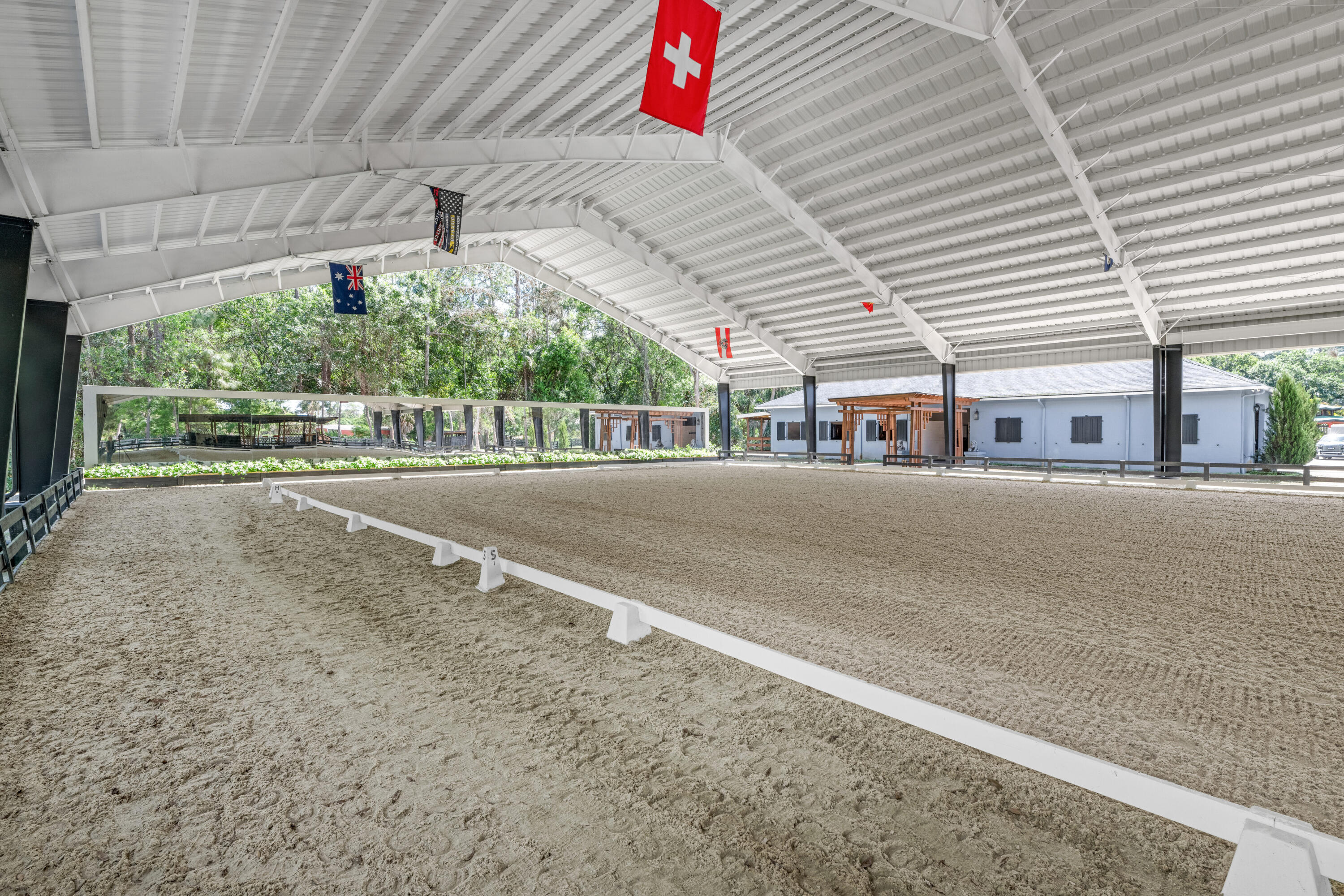  15161 Collecting Canal Road - 物件實景