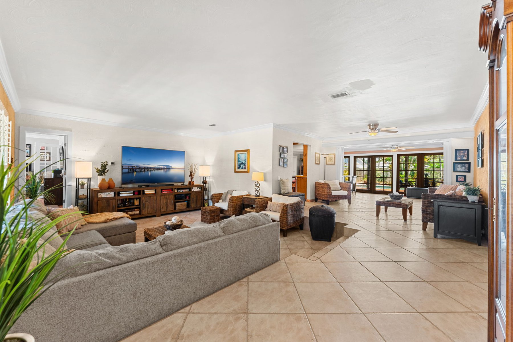  240 Deland Avenue, Indialantic, FL, 32903 - 物件實景
