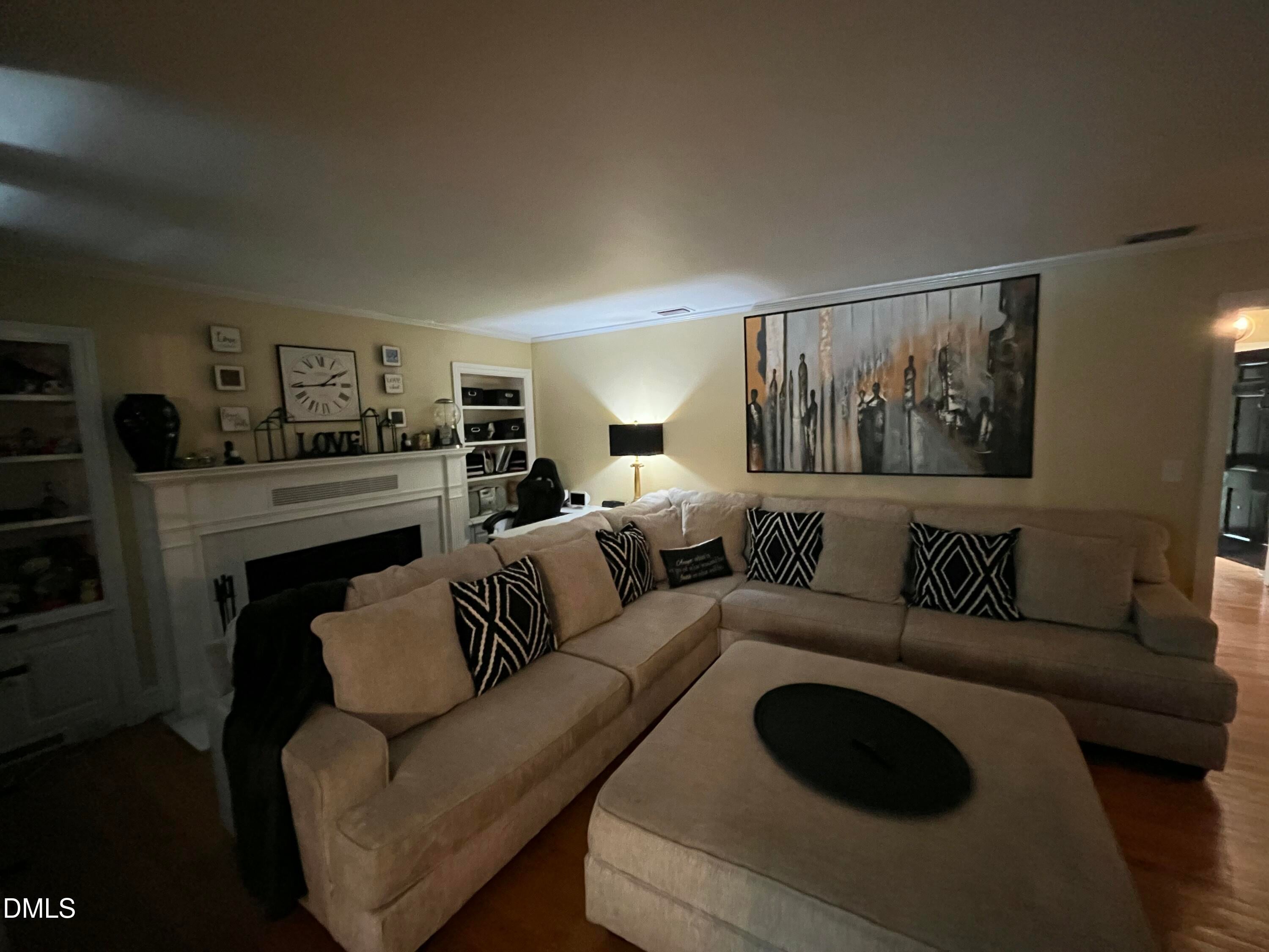 Burlington, North Carolina, 27215, United States, 6 Bedrooms Bedrooms, ,5 BathroomsBathrooms,Residential,For Sale,1999831