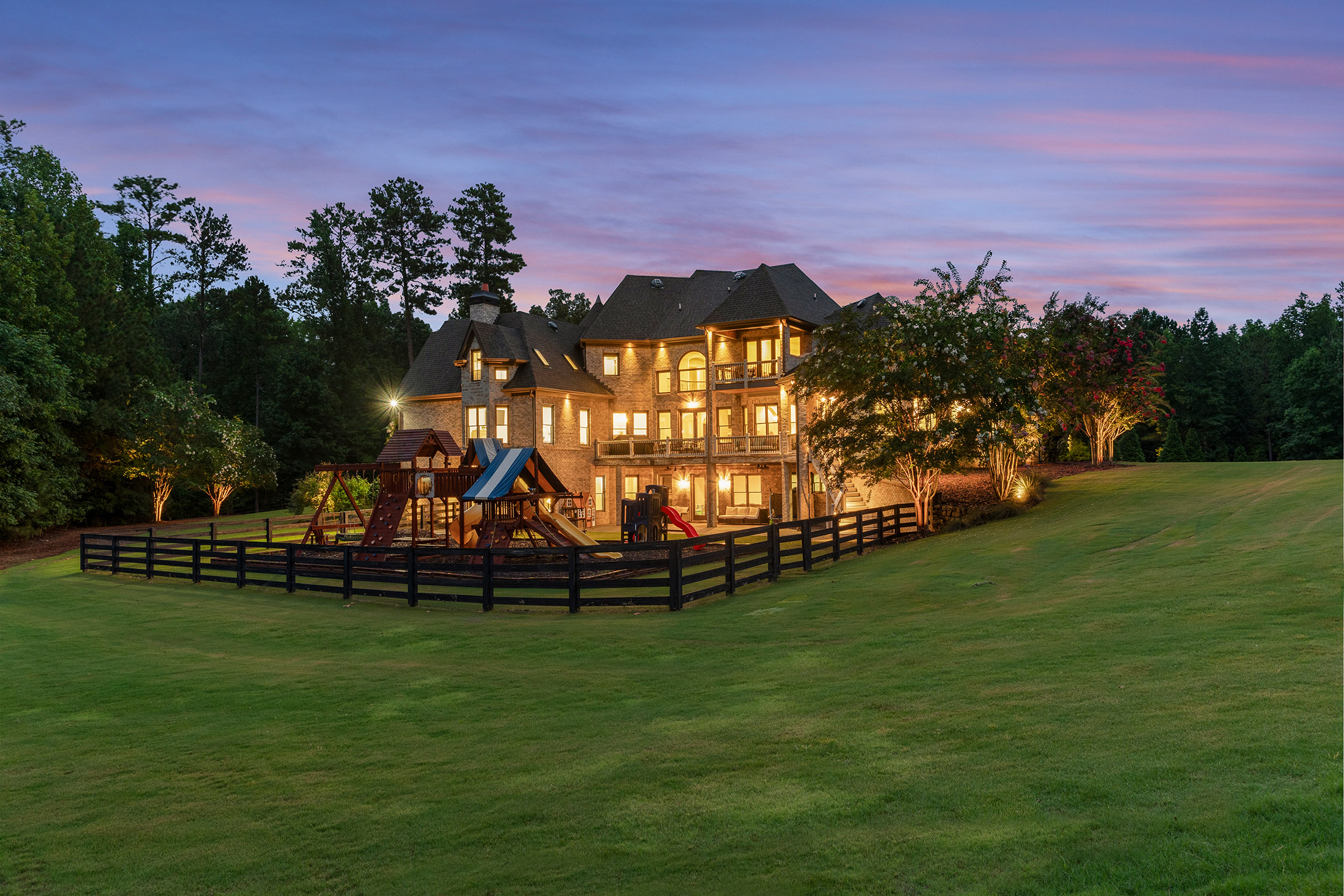  Old World Charm Meets Modern Luxury on This Milton Estate - 物件實景