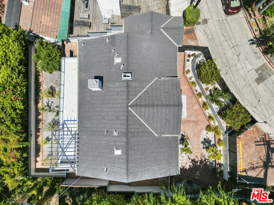 Los Angeles, California, 90068, United States, 3 Bedrooms Bedrooms, ,2 BathroomsBathrooms,Residential,For Sale,1911201