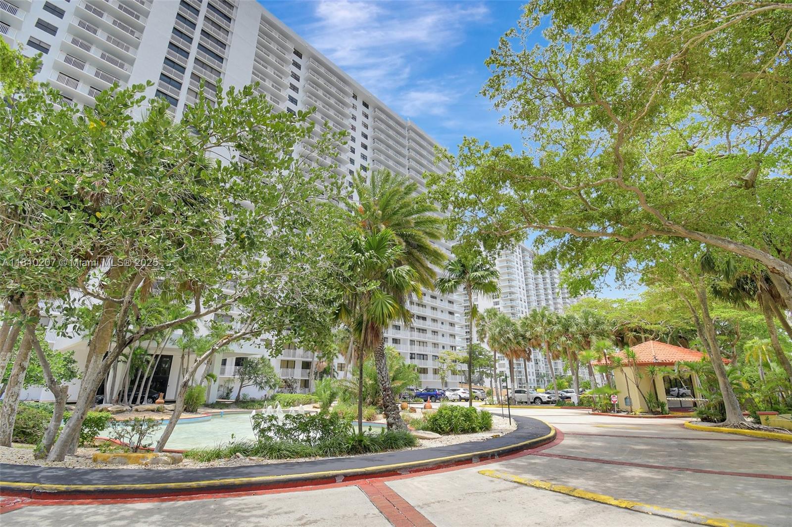 Sunny Isles Beach, Florida, 33160, United States, 2 Bedrooms Bedrooms, ,2 BathroomsBathrooms,Residential,For Sale,1837266