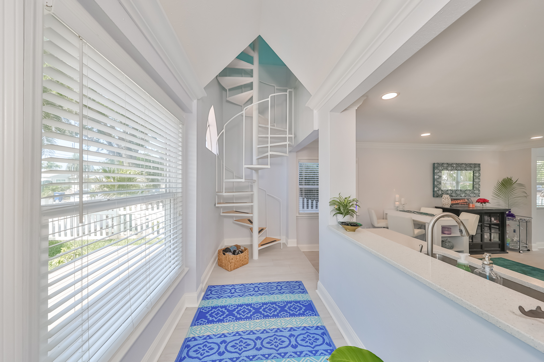 Madeira Beach, Florida, 33708, United States, 2 Bedrooms Bedrooms, ,2 BathroomsBathrooms,Residential,For Sale,1977709