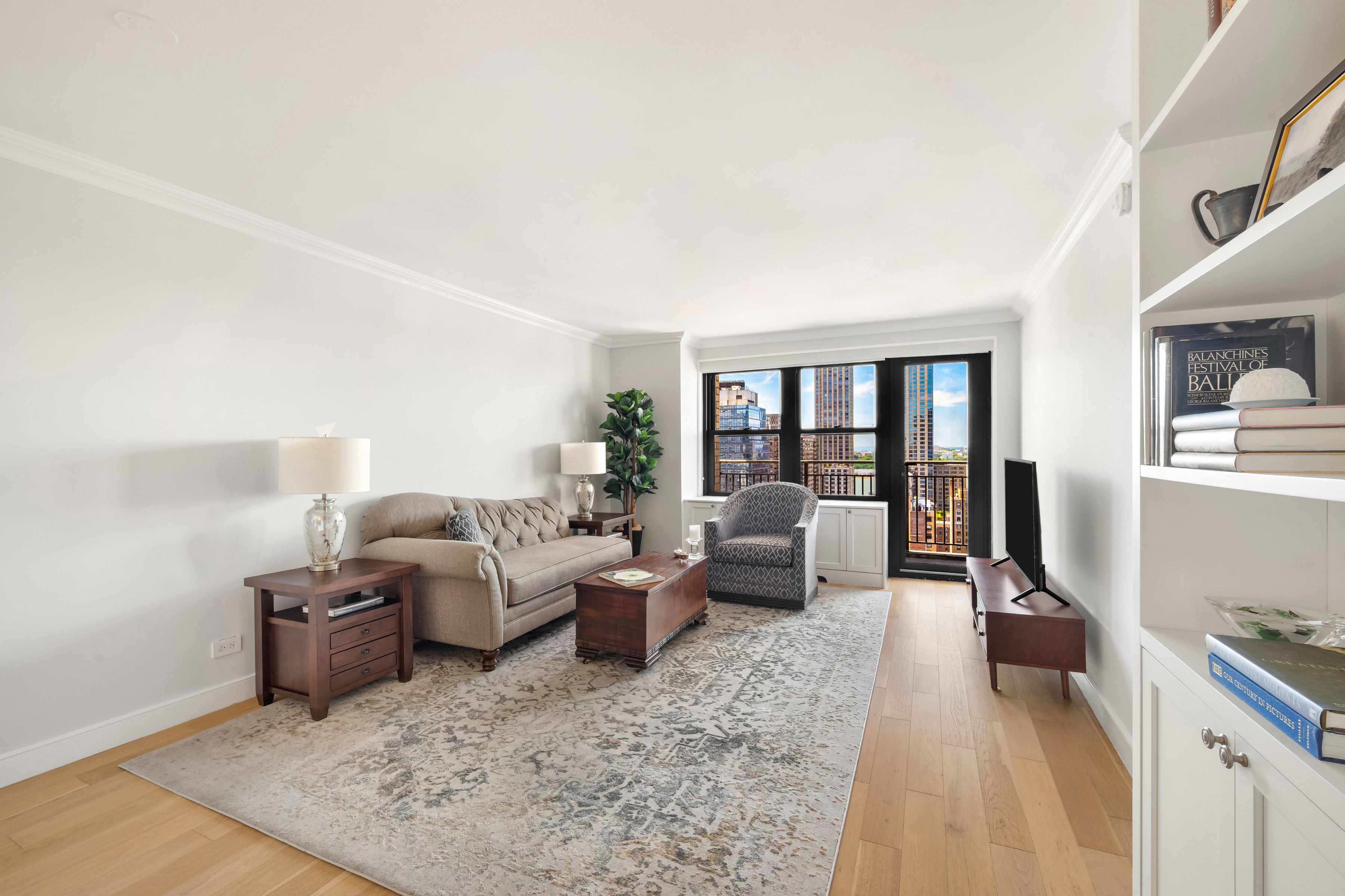  201 West 70th Street - 物件實景