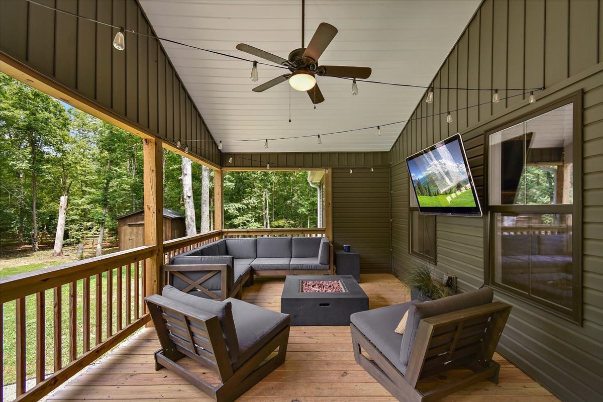 Monterey, Tennessee, 38574, United States, 3 Bedrooms Bedrooms, ,2 BathroomsBathrooms,Residential,For Sale,1907598