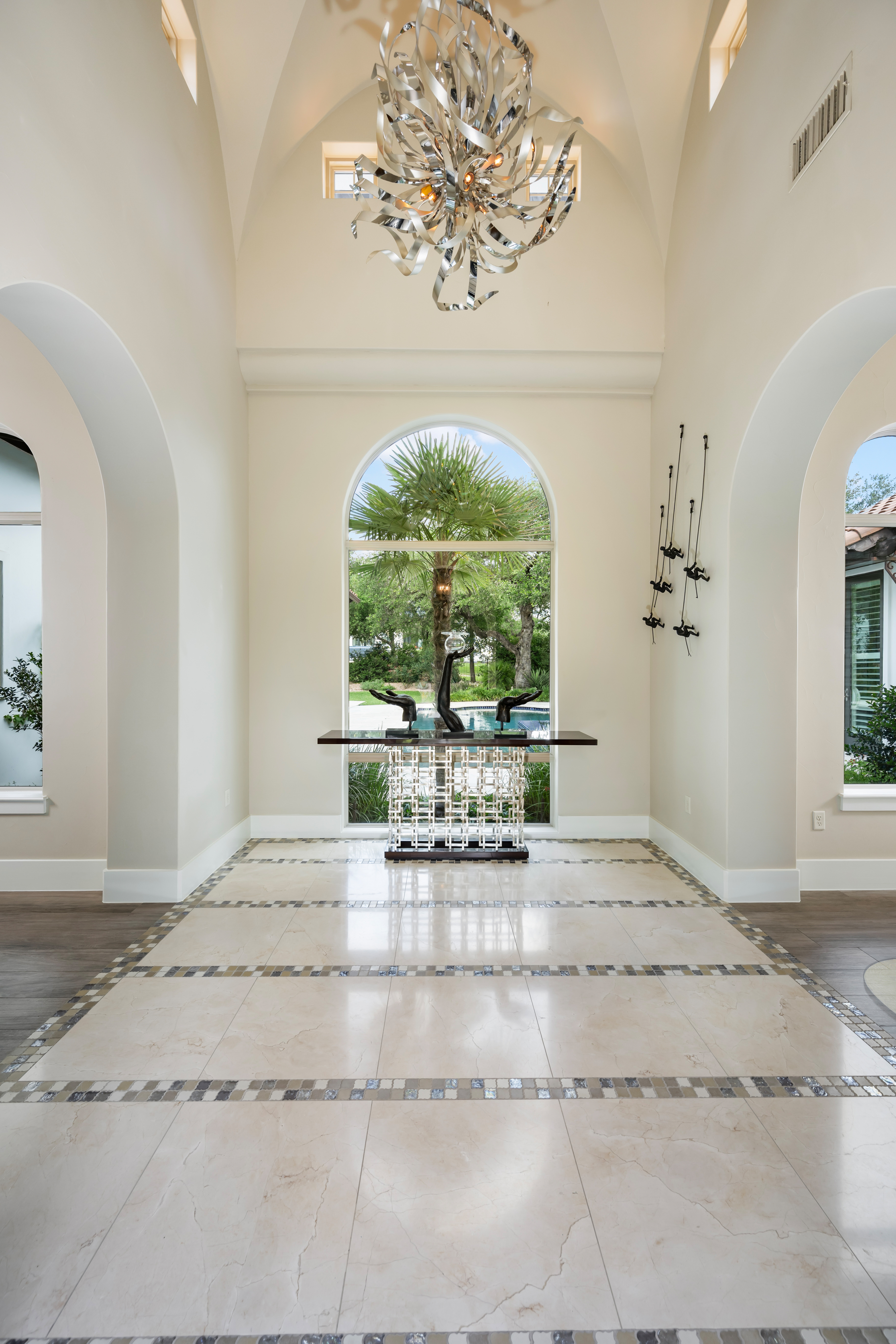  Defined By Timeless Santa Barbara Architecture And Exceptional Craftsmanship - 物件實景