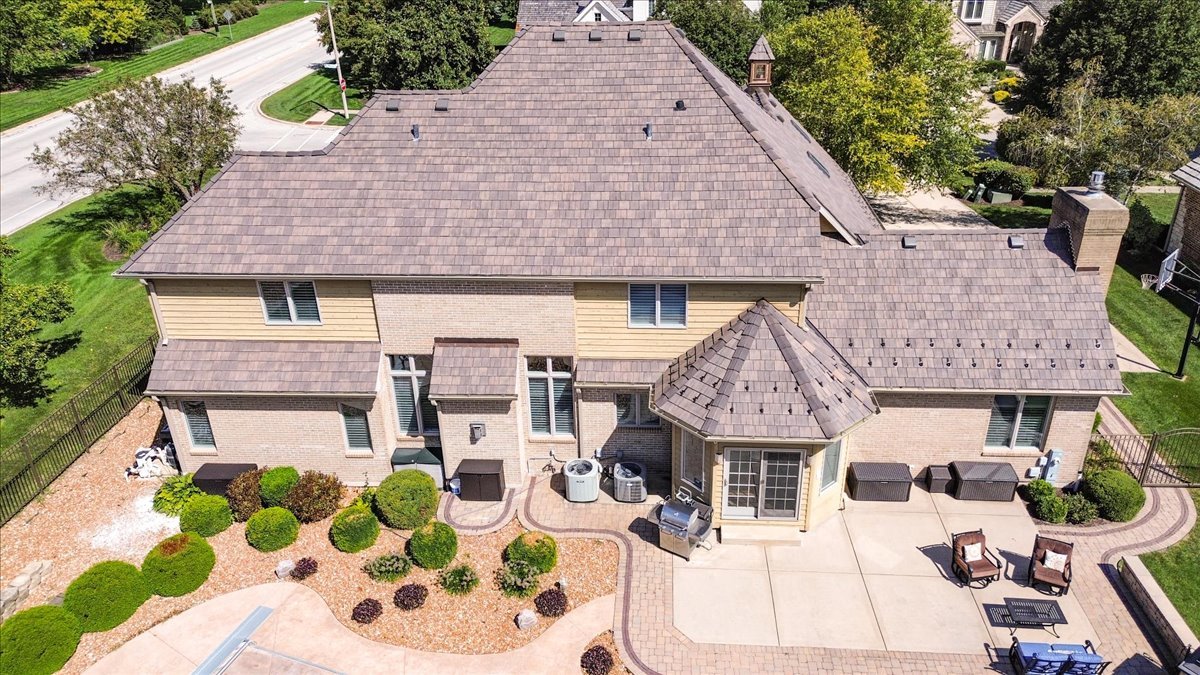 Shorewood, Illinois, 60404, United States, 4 Bedrooms Bedrooms, ,6 BathroomsBathrooms,Residential,For Sale,1933443