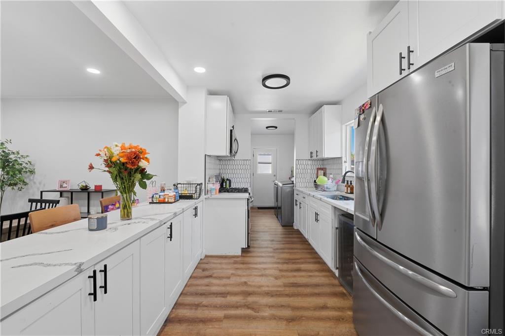 Huntington Park, California, 90255, United States, 3 Bedrooms Bedrooms, ,2 BathroomsBathrooms,Residential,For Sale,2006078