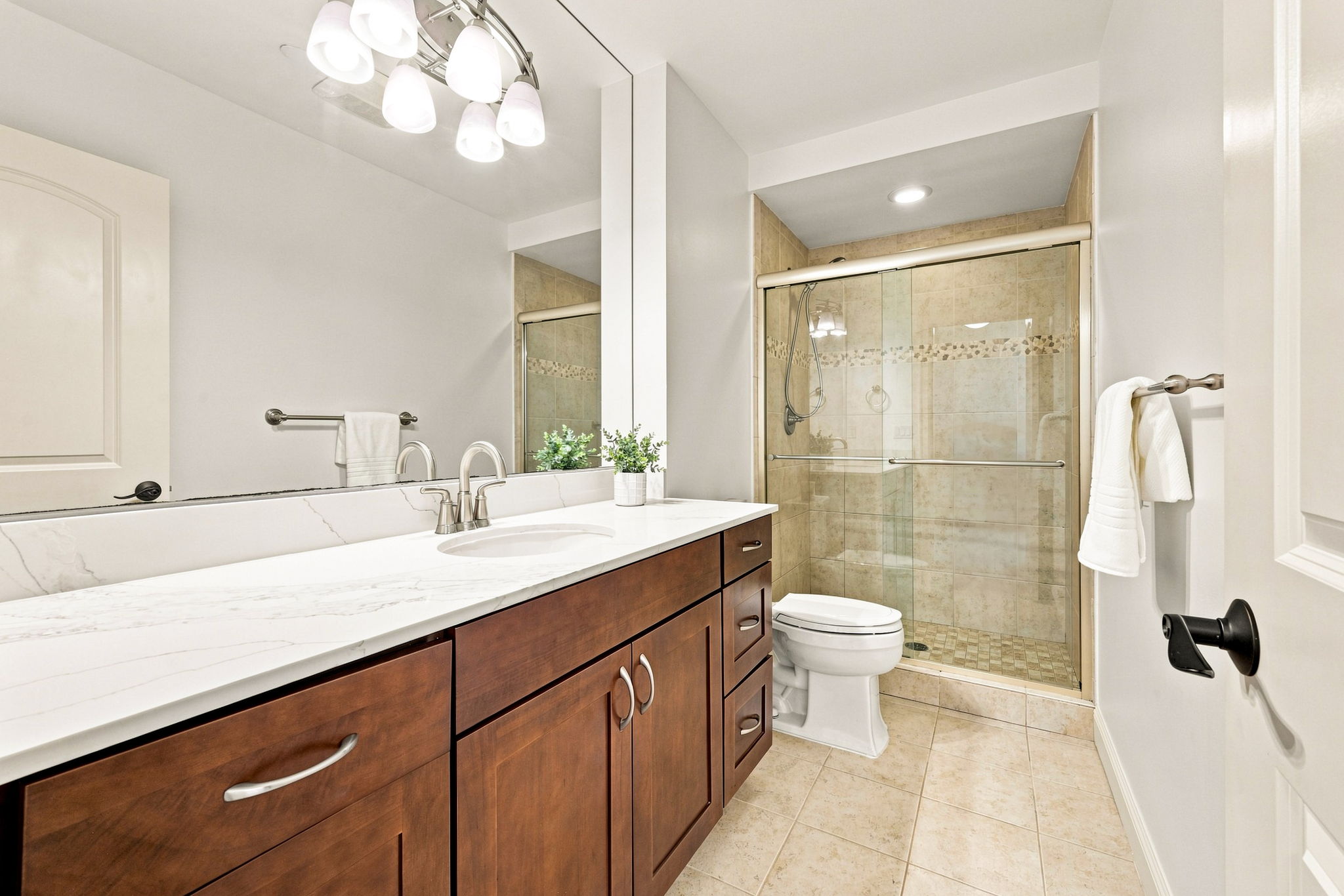  9671 Evergreen Drive, Bellevue, WA 98004 - 物件實景