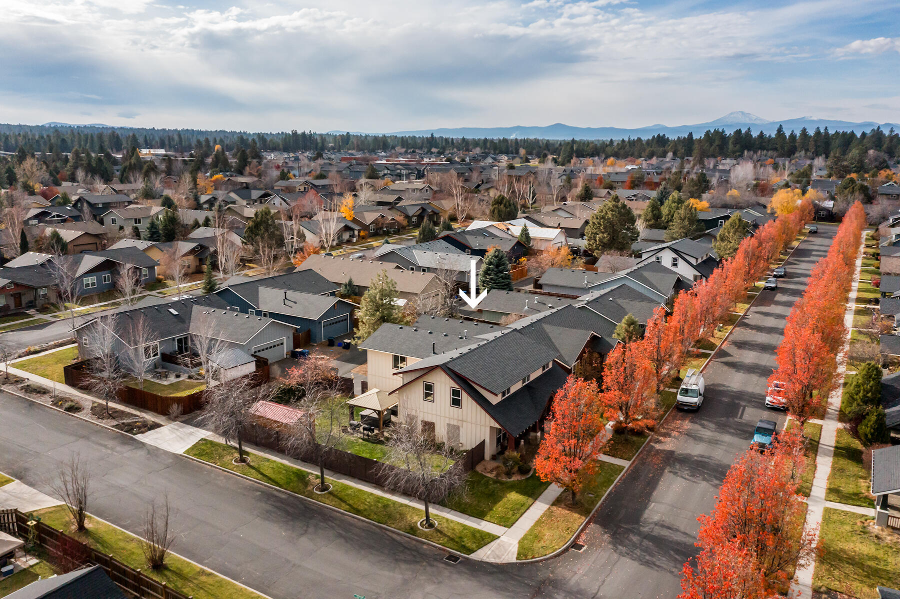 Bend, Oregon, 97702, United States, 4 Bedrooms Bedrooms, ,4 BathroomsBathrooms,Residential,For Sale,1992804