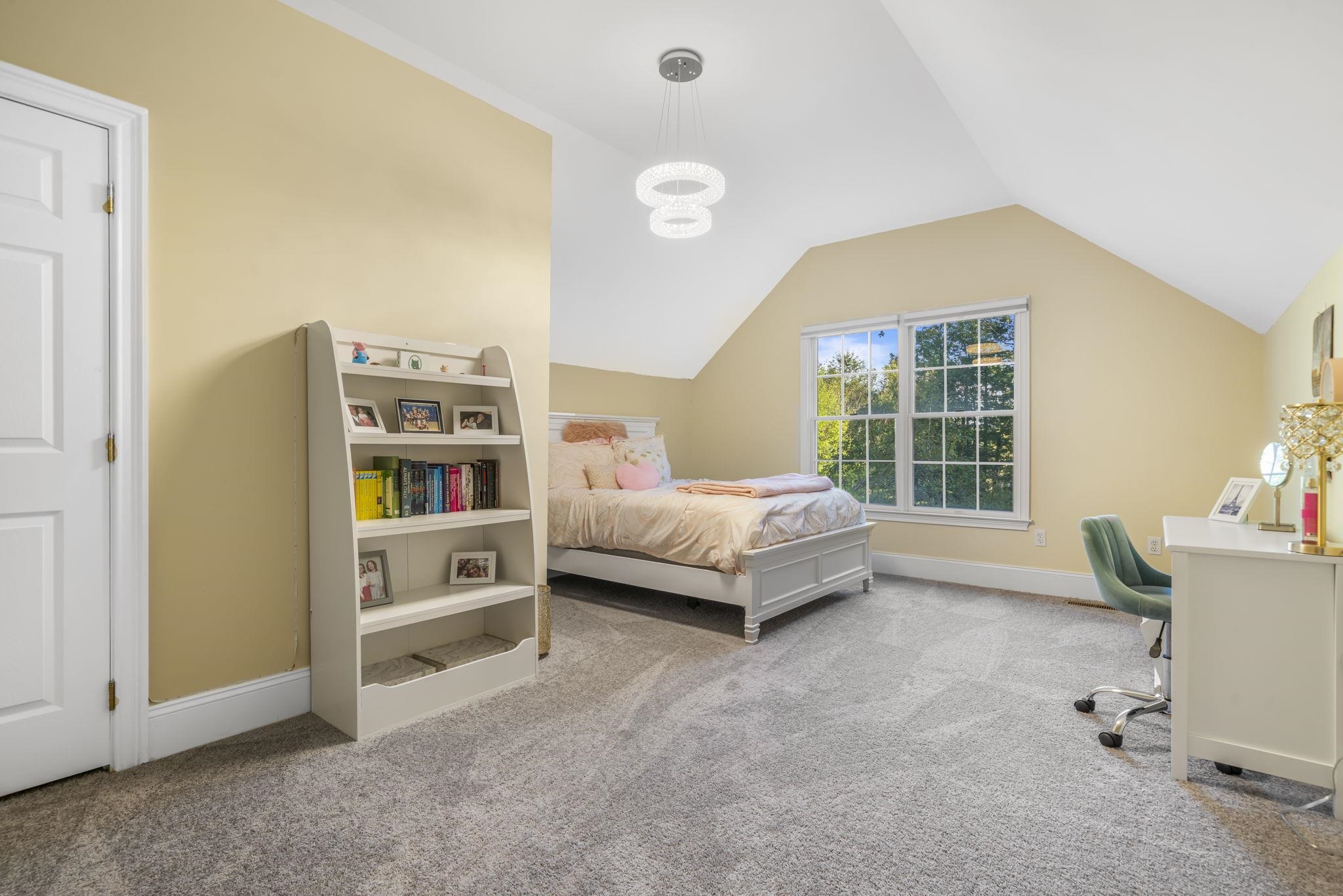 Bedford, New Hampshire, 03110, United States, 5 Bedrooms Bedrooms, ,4 BathroomsBathrooms,Residential,For Sale,1942322