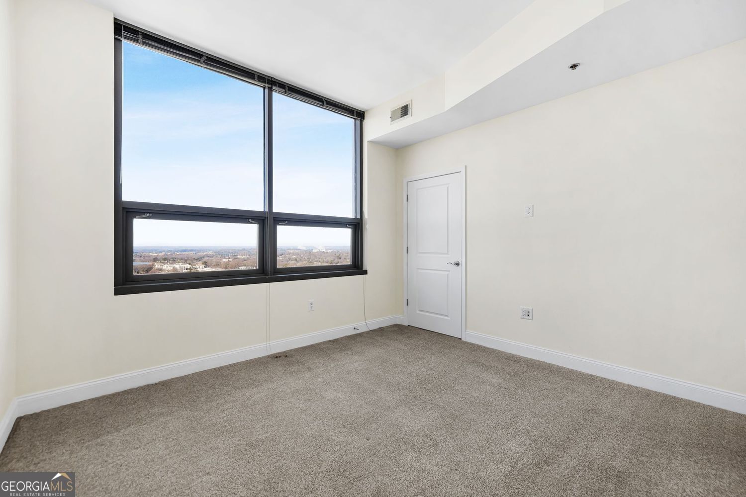 Atlanta, Georgia, 30363, United States, 2 Bedrooms Bedrooms, ,3 BathroomsBathrooms,Residential,For Sale,2012168