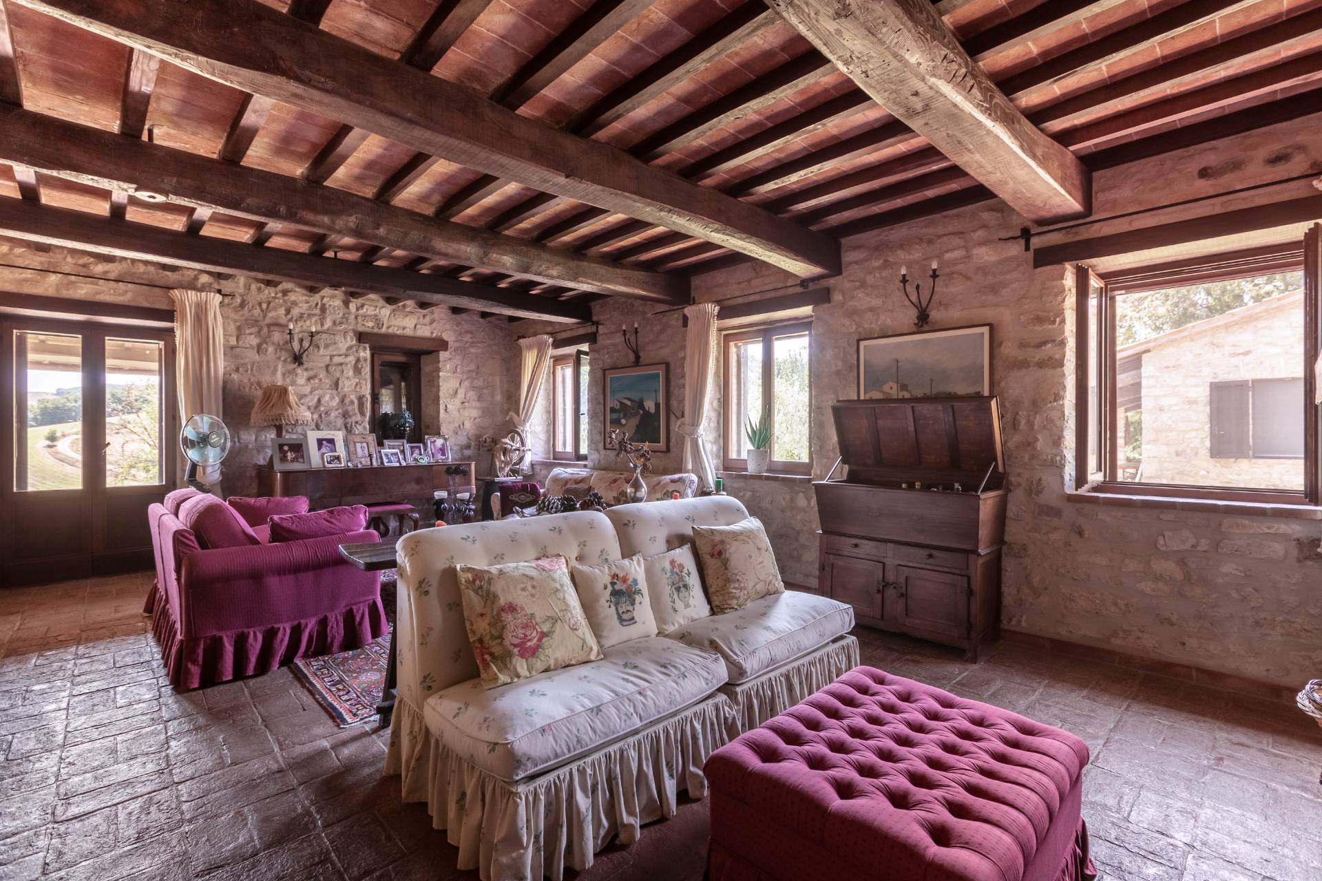Localit? Porzone, Todi, Perugia, 06059, IT, 6 Bedrooms Bedrooms, ,6 BathroomsBathrooms,Residential,For Sale,Localit? Porzone,1586795