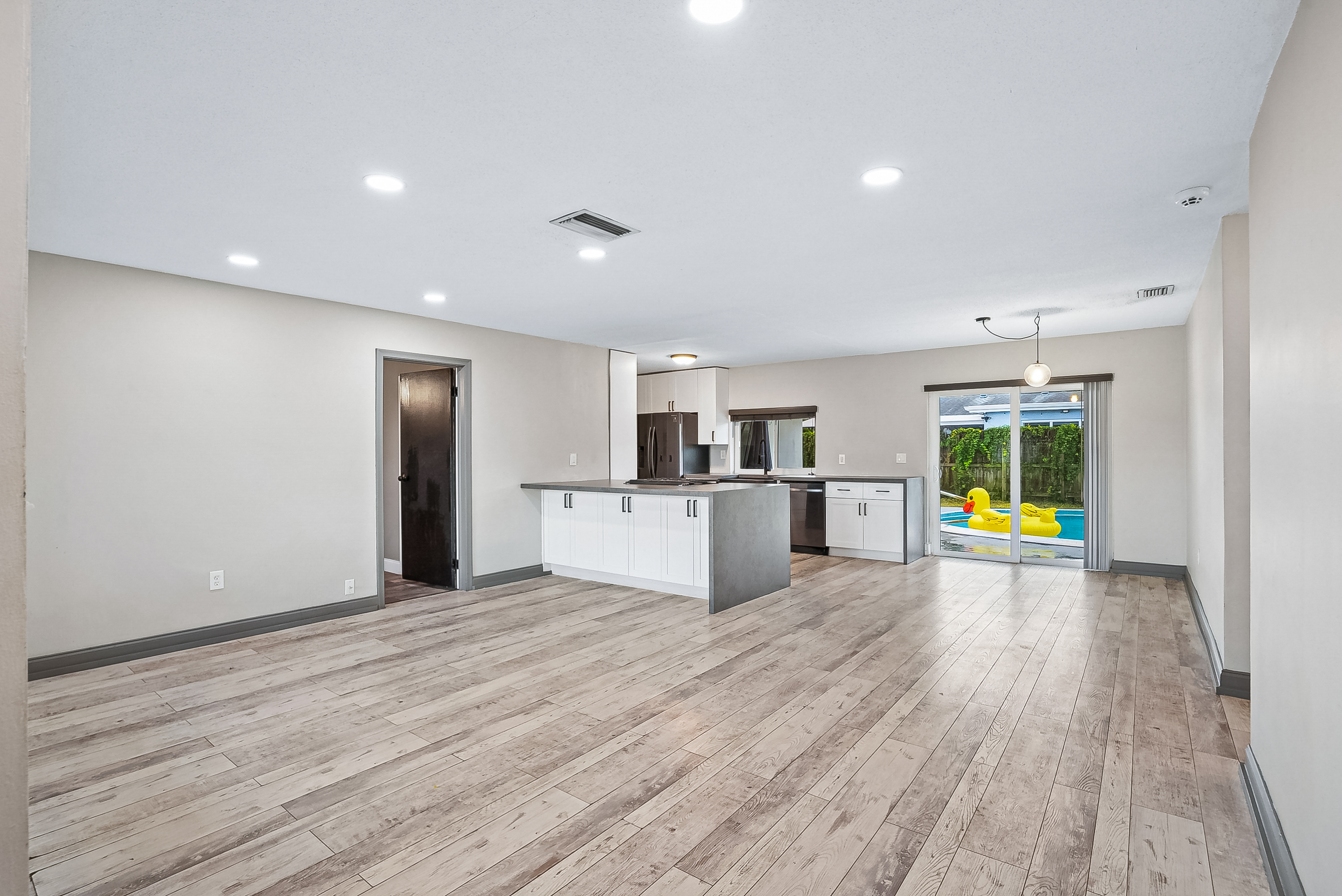  8440 Sheraton Dr, Miramar, FL, 33025 - 物件實景