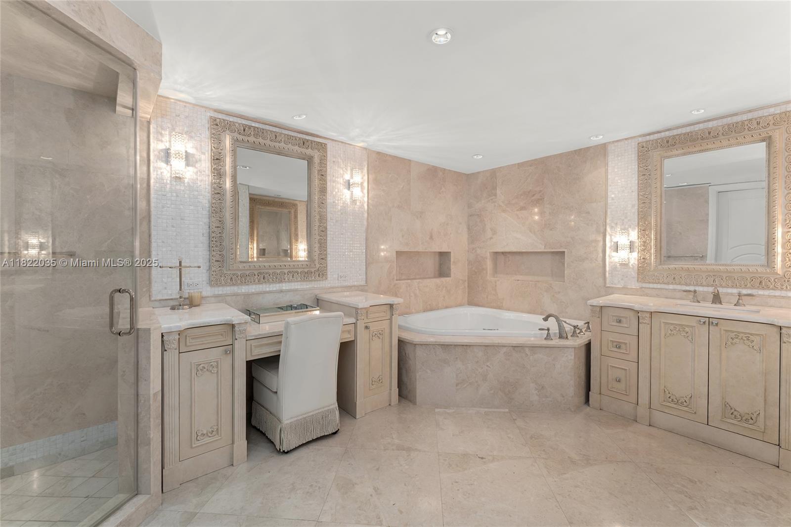 Miami Beach, Florida, 33109, United States, 4 Bedrooms Bedrooms, ,5 BathroomsBathrooms,Residential,For Sale,1858319