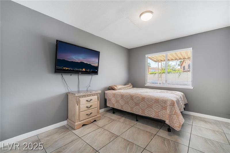 Henderson, Nevada, 89014, United States, 4 Bedrooms Bedrooms, ,2 BathroomsBathrooms,Residential,For Sale,1977160