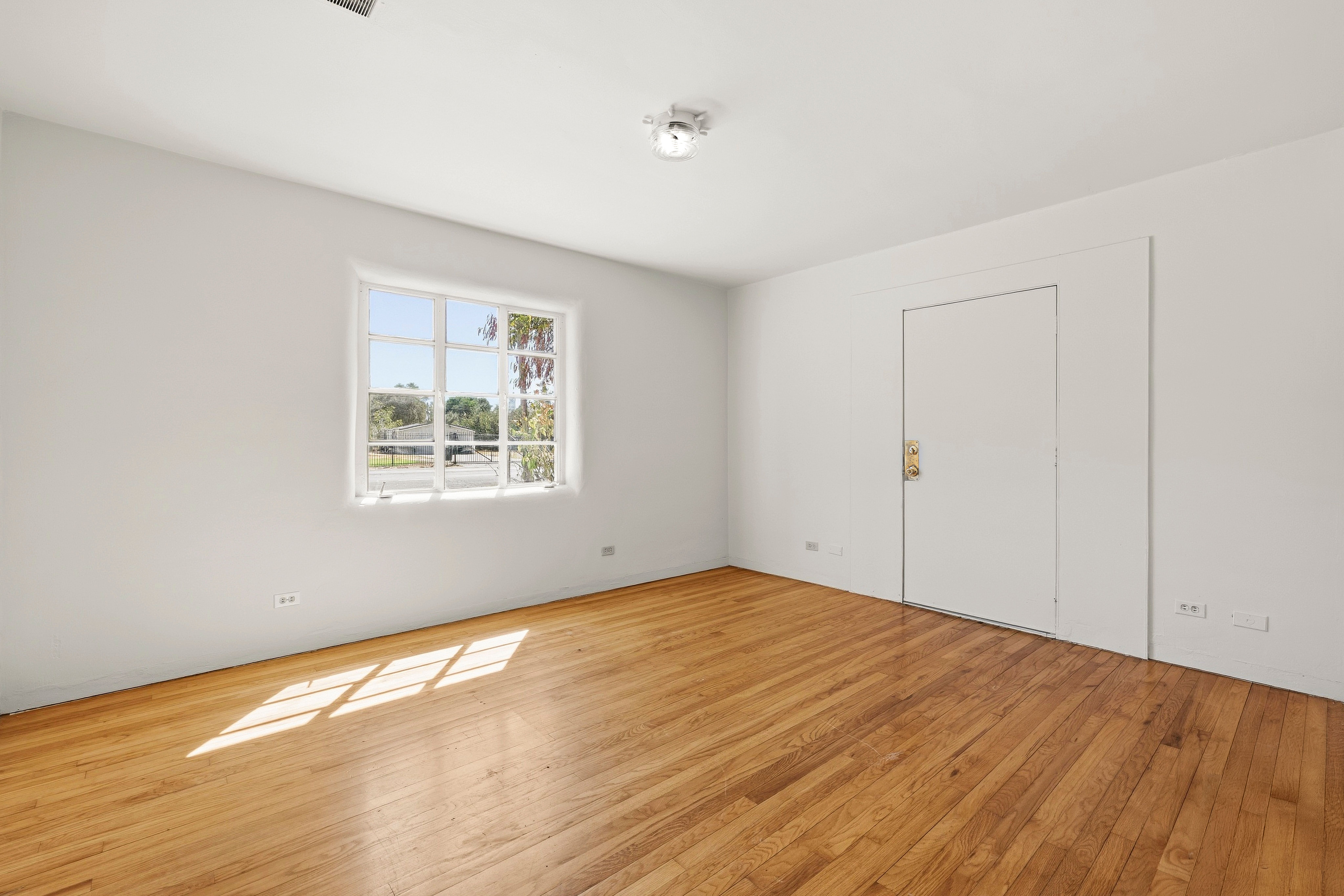  1241 Arcade Boulevard, Sacramento, CA 95815 - 物件實景