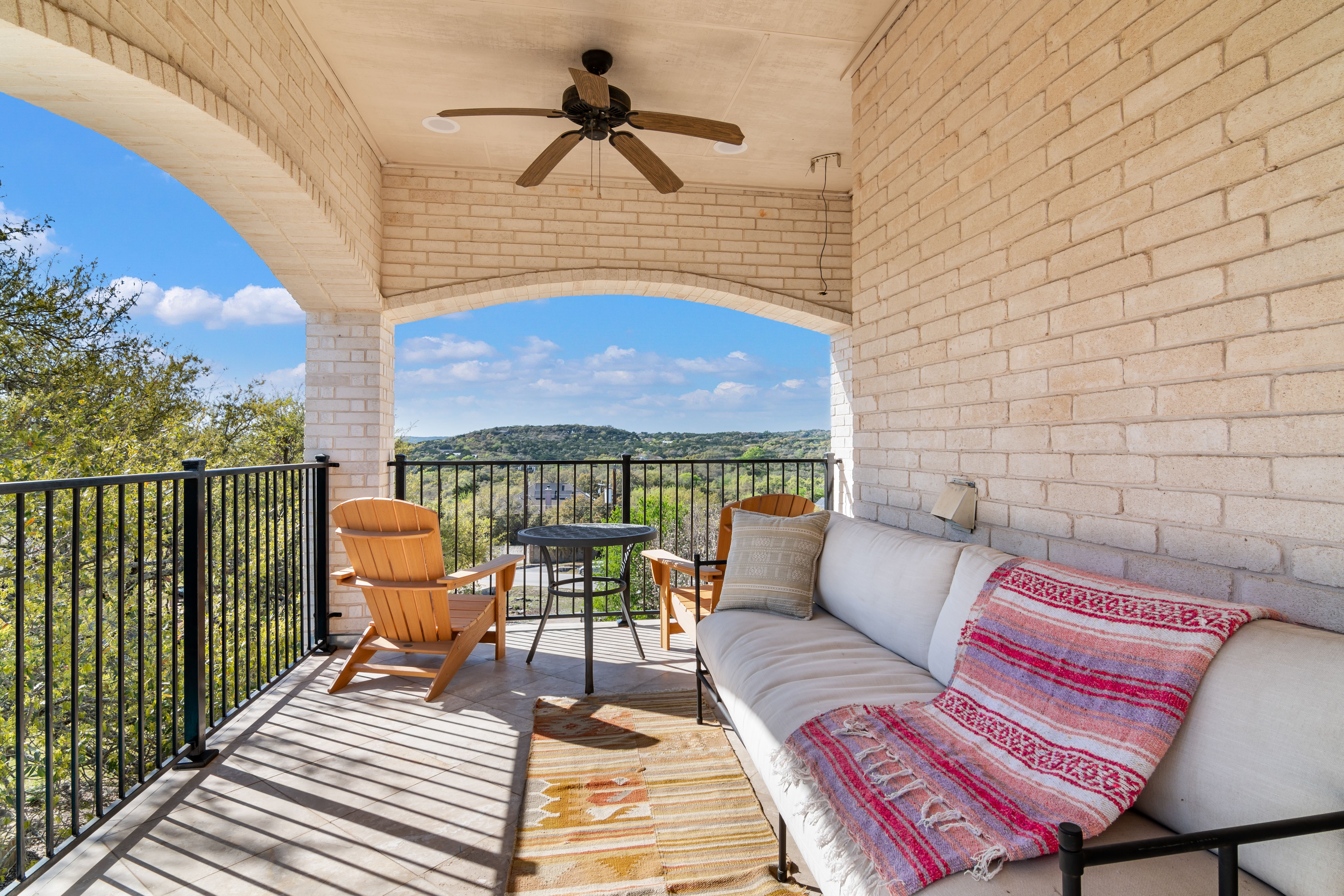  Luxury Living with Hilltop Views - 物件實景