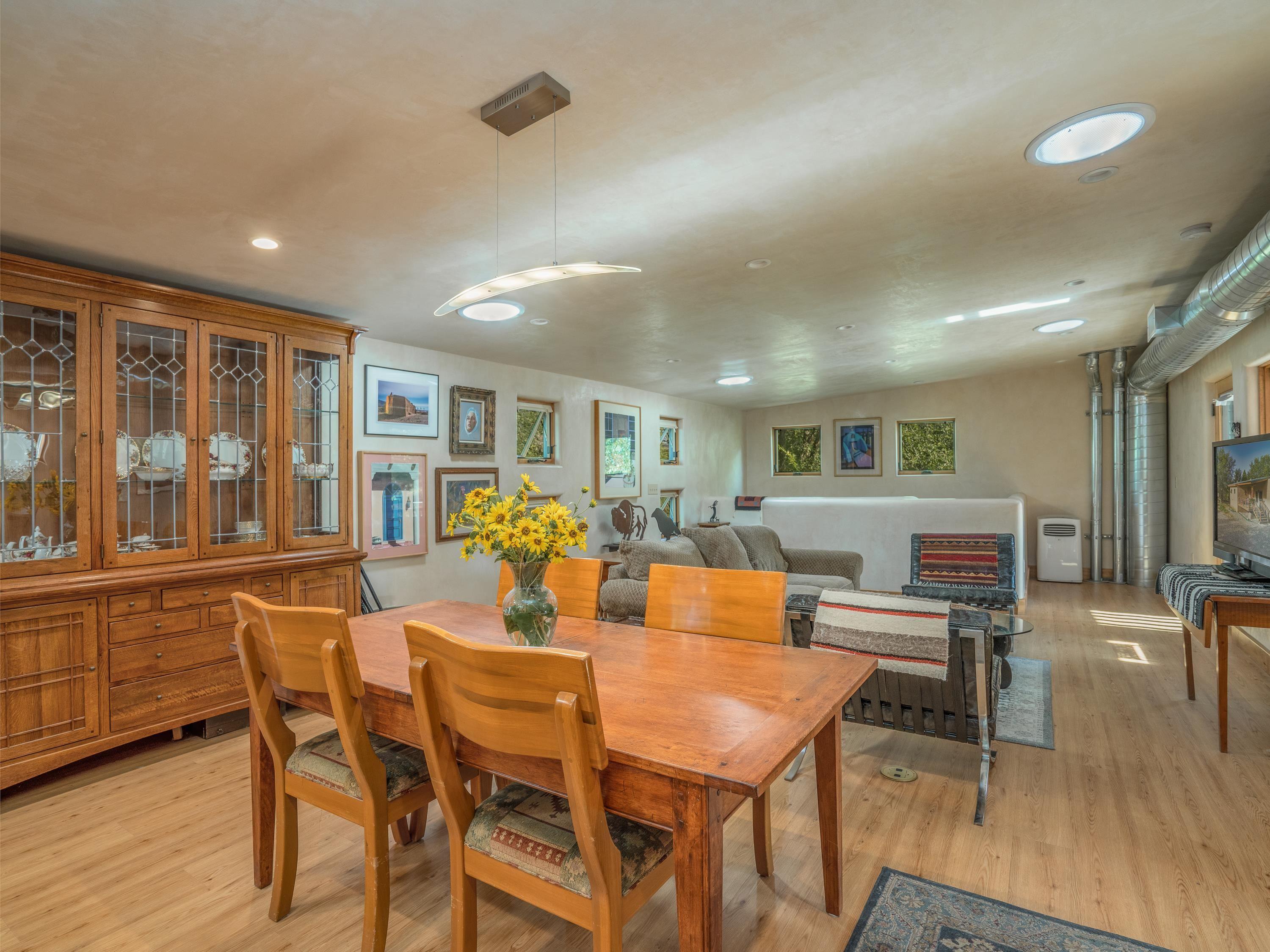128 Las Cruces, Taos, New Mexico, 87571, United States, 2 Bedrooms Bedrooms, ,2 BathroomsBathrooms,Residential,For Sale,128 Las Cruces,1629727